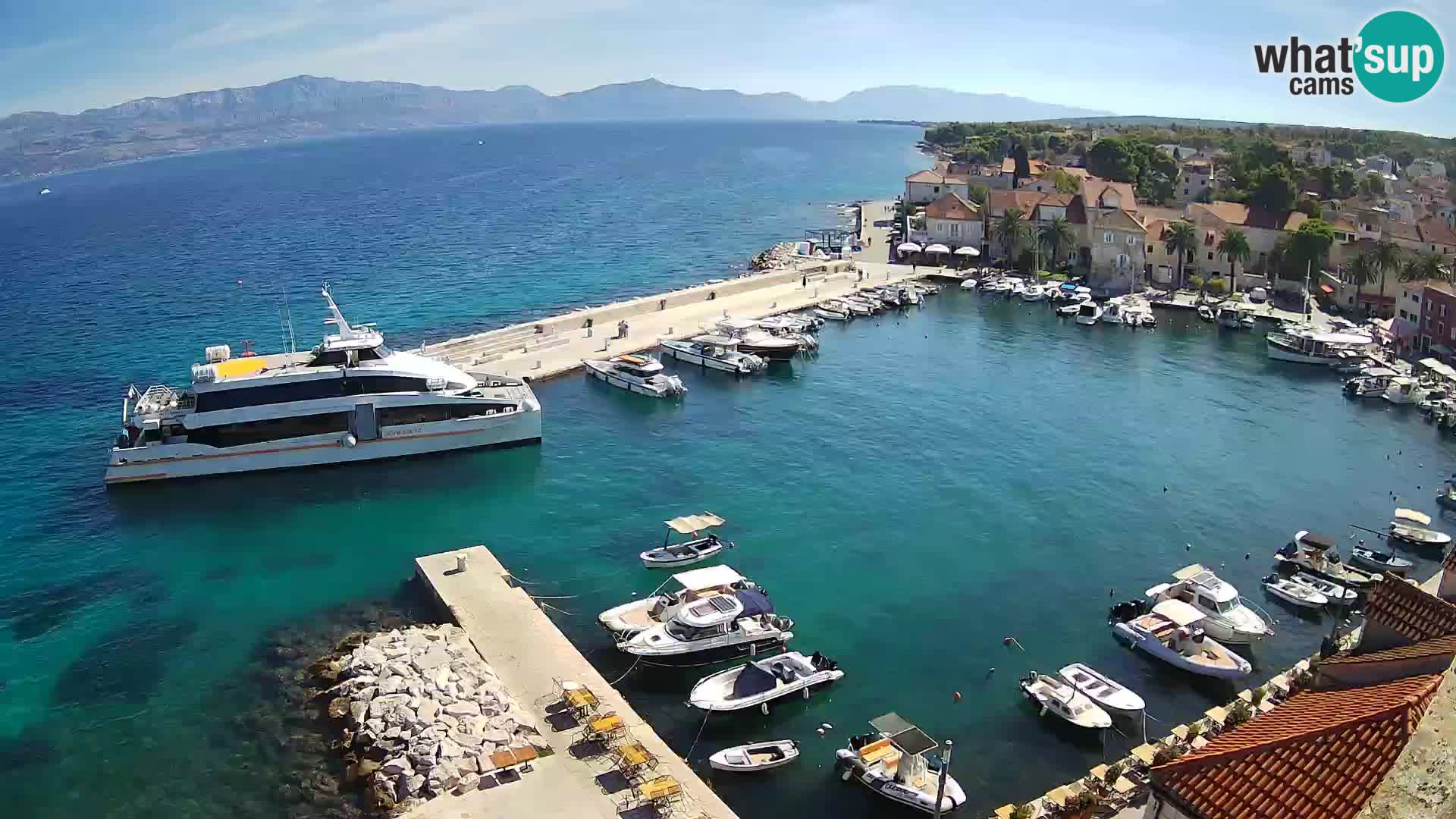 Spletna kamera Sutivan panorama – pogled v živo z otoka Brač