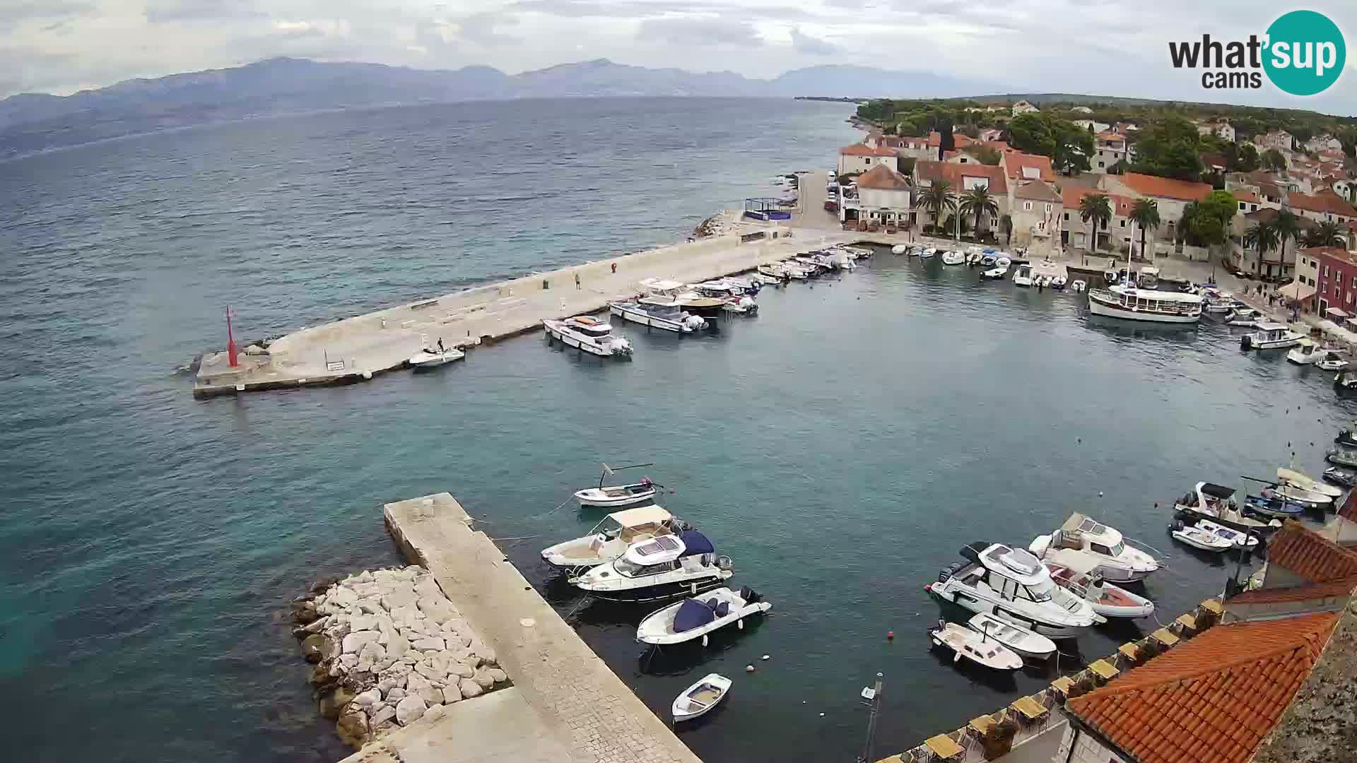 Spletna kamera Sutivan panorama – pogled v živo z otoka Brač