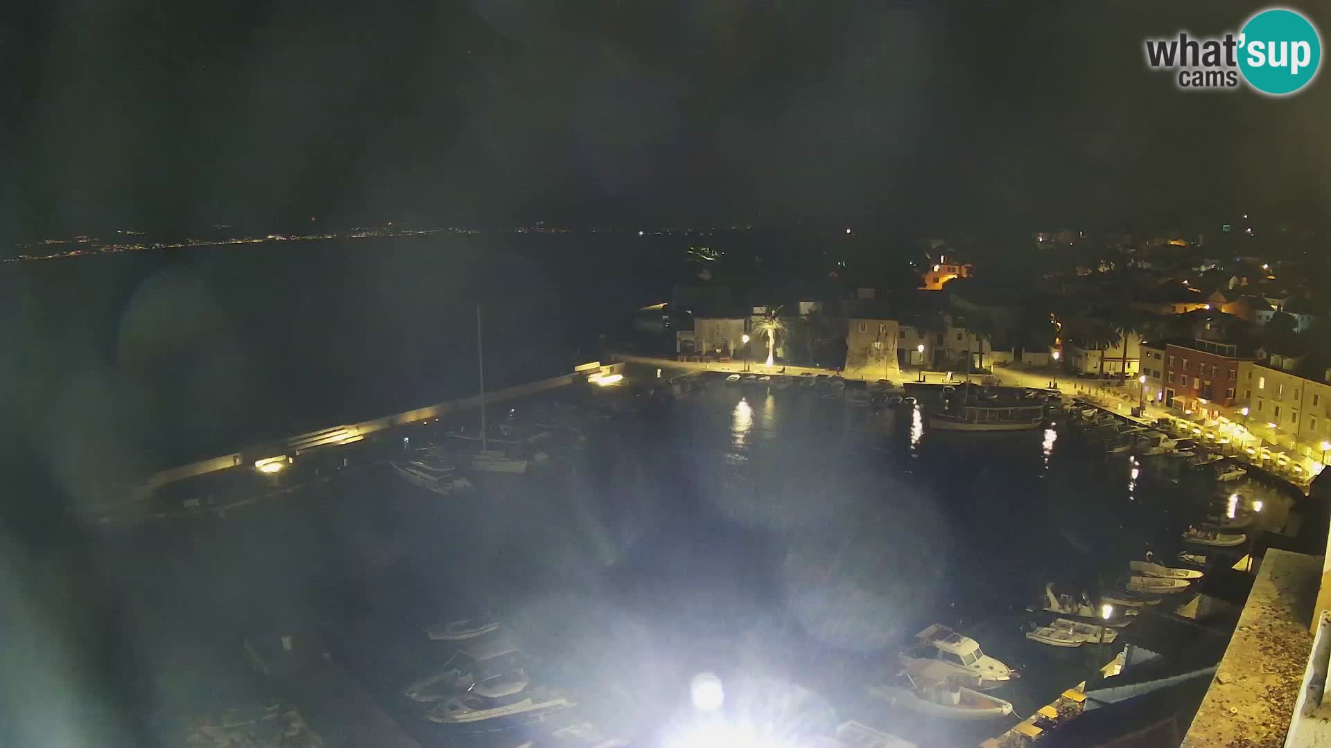 Spletna kamera Sutivan panorama – pogled v živo z otoka Brač