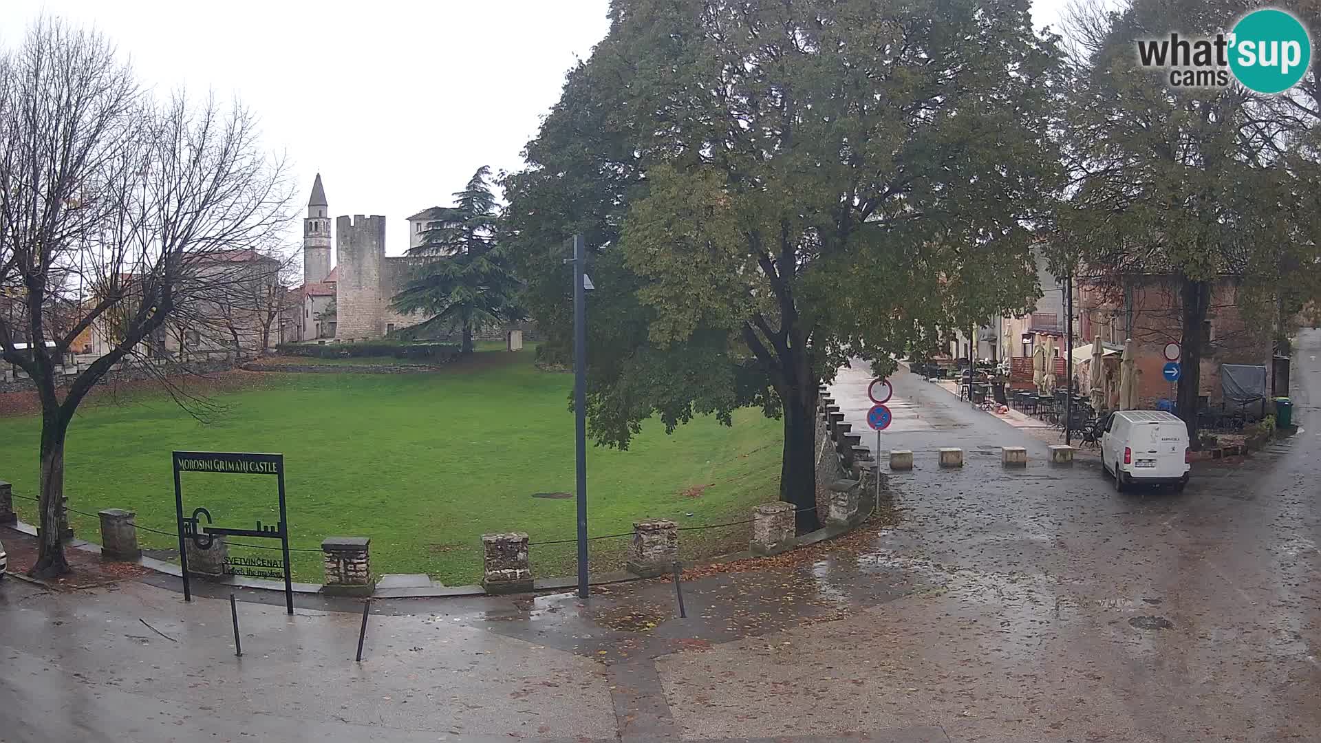 Live Svetvinčenat (Sanvincenti) – vista sul castello Morosini Grimani – Istria – Croazia