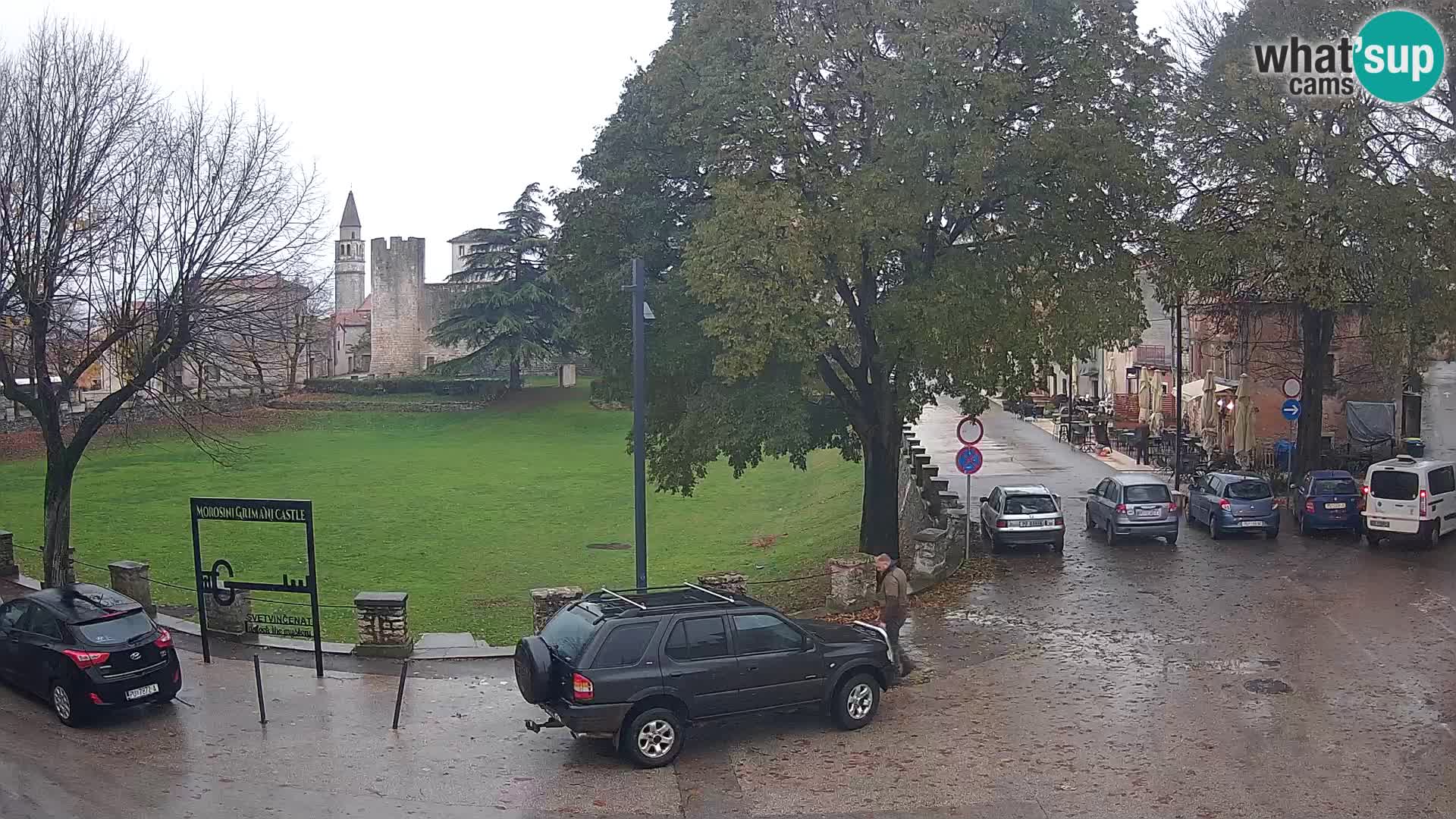 Svetvinčenat v živo – pogled na grad Morosini Grimani – Istra – Hrvaška