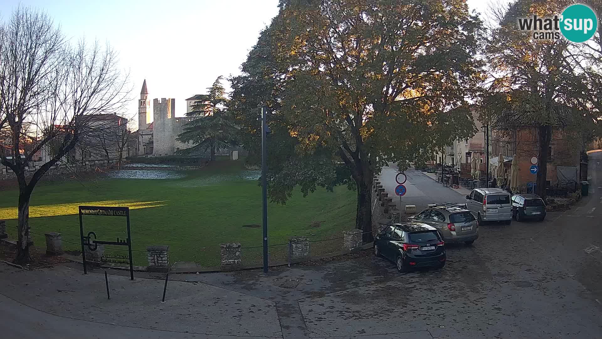 Live Svetvinčenat – Blick auf Schloss Morosini Grimani – Istrien – Kroatien