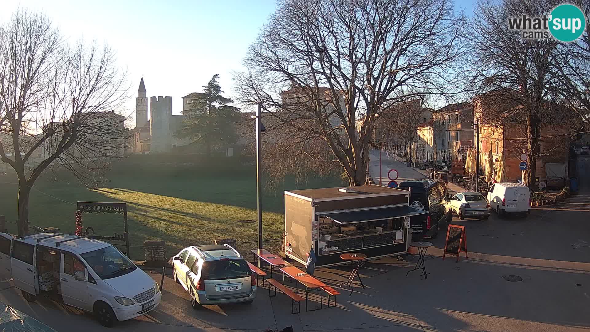 Live Svetvinčenat – Blick auf Schloss Morosini Grimani – Istrien – Kroatien