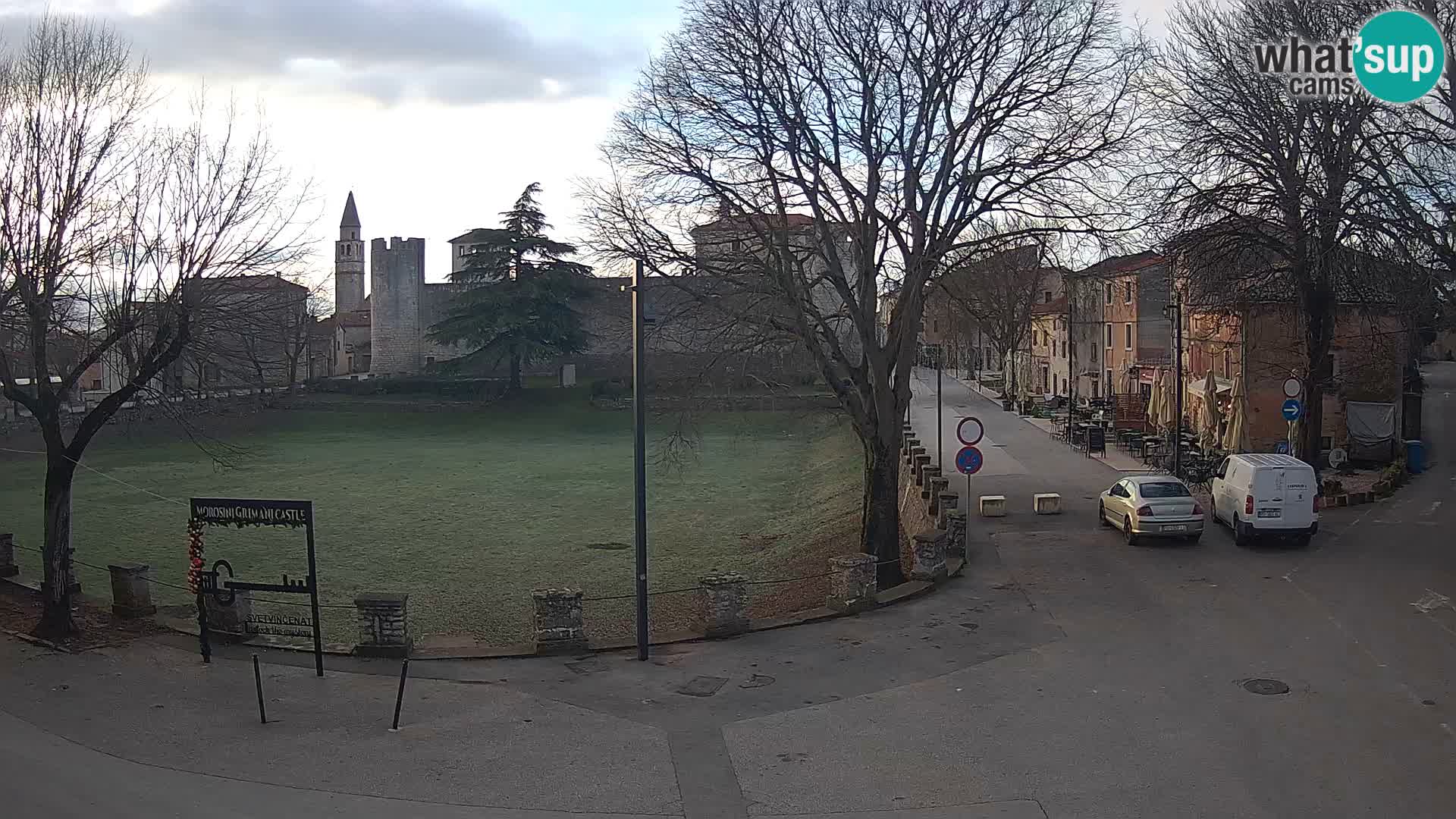 Live Svetvinčenat – Blick auf Schloss Morosini Grimani – Istrien – Kroatien