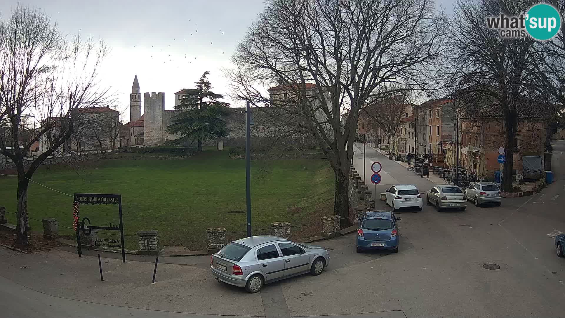 Live Svetvinčenat (Sanvincenti) – vista sul castello Morosini Grimani – Istria – Croazia