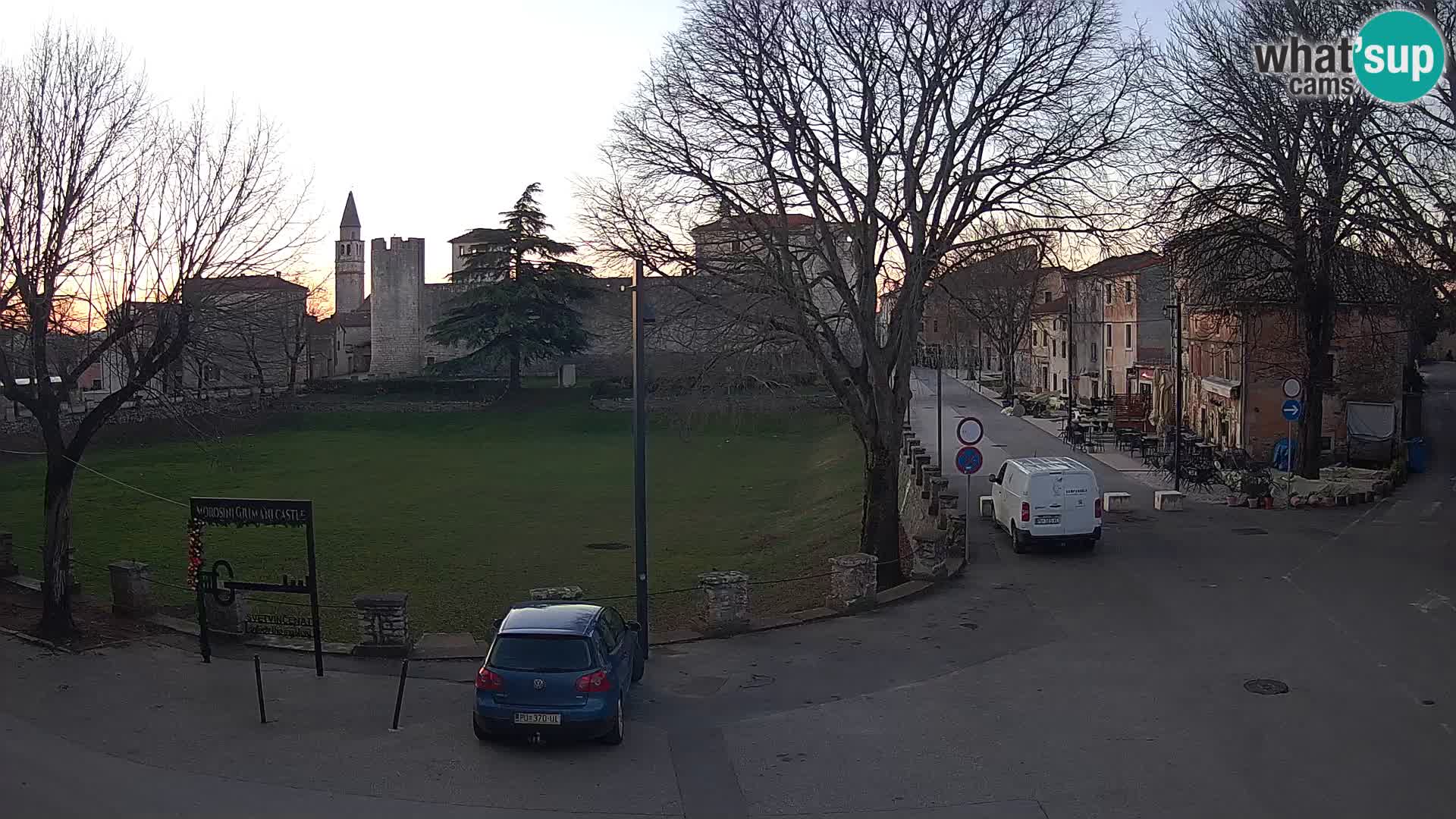 Live Svetvinčenat – vue sur le château Morosini Grimani – Istrie – Croatie