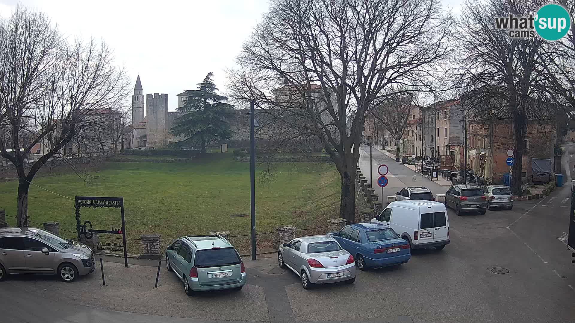 Live Svetvinčenat – Blick auf Schloss Morosini Grimani – Istrien – Kroatien