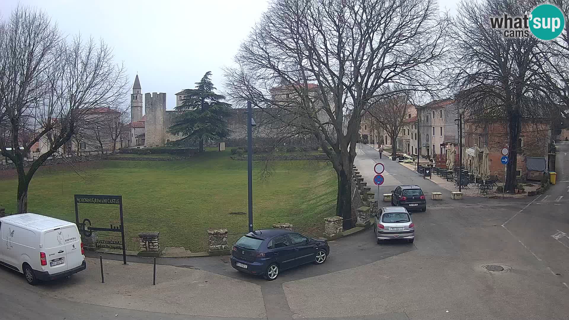 Live Svetvinčenat – Blick auf Schloss Morosini Grimani – Istrien – Kroatien