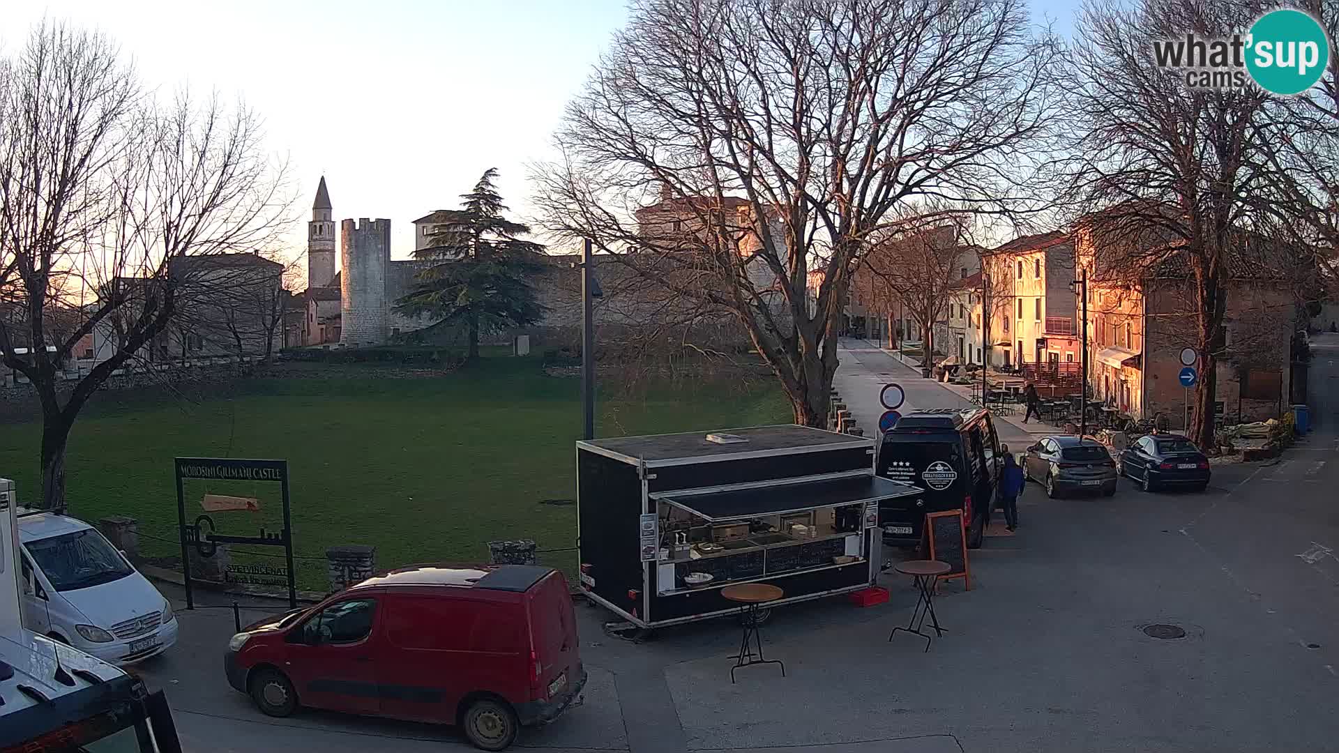 Live Svetvinčenat – Blick auf Schloss Morosini Grimani – Istrien – Kroatien