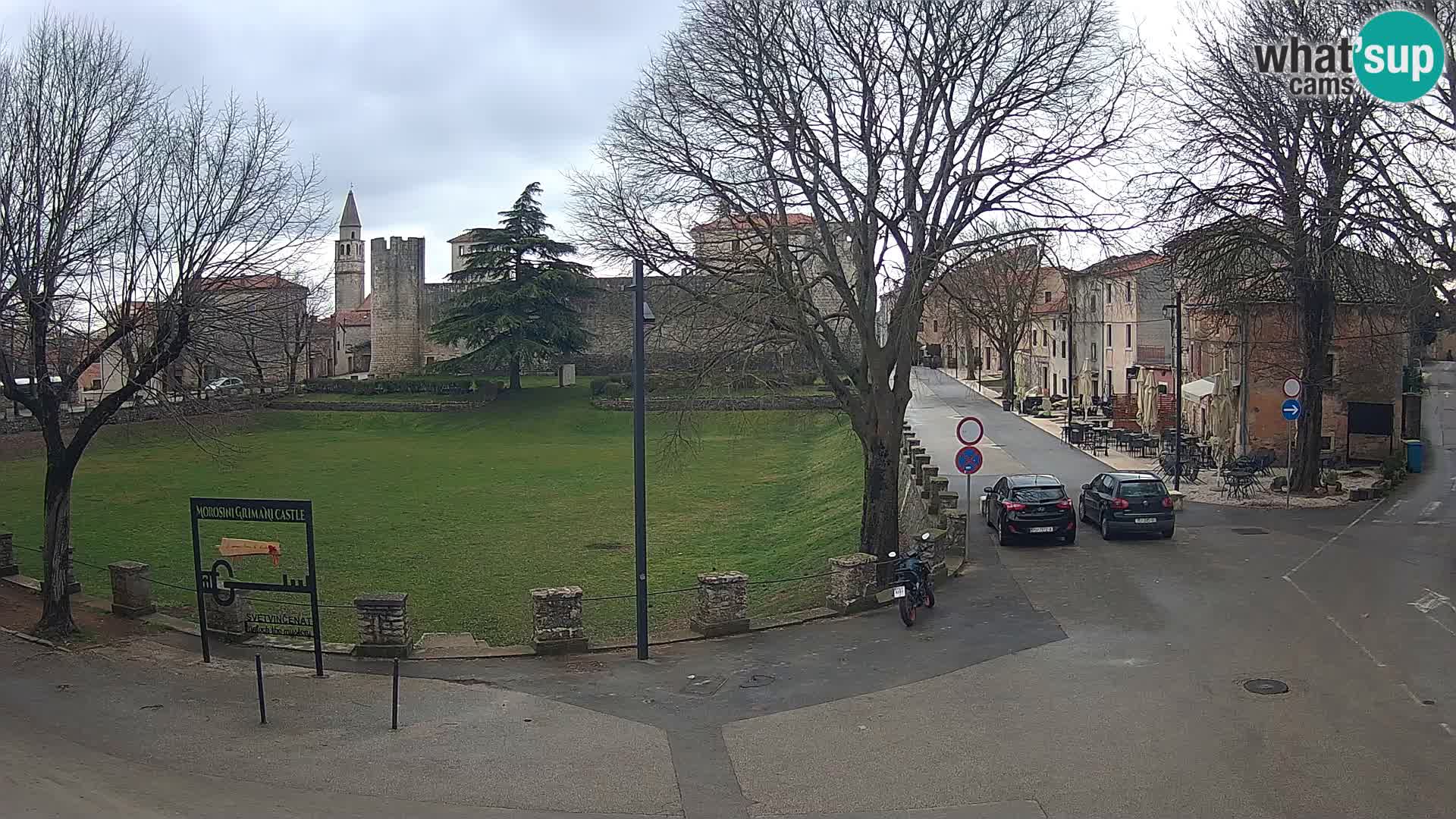 Live Svetvinčenat – Blick auf Schloss Morosini Grimani – Istrien – Kroatien