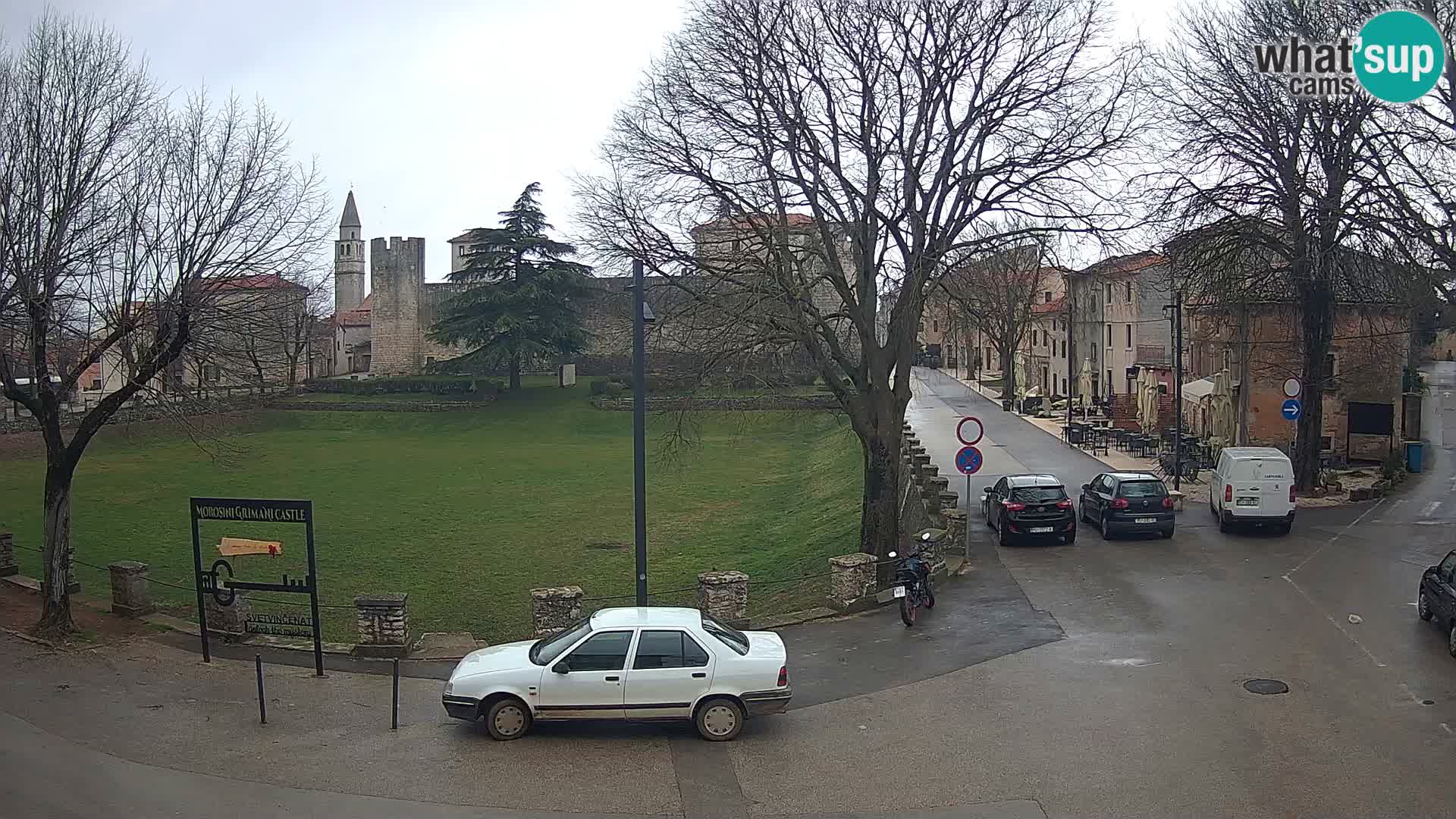 Live Svetvinčenat – Blick auf Schloss Morosini Grimani – Istrien – Kroatien