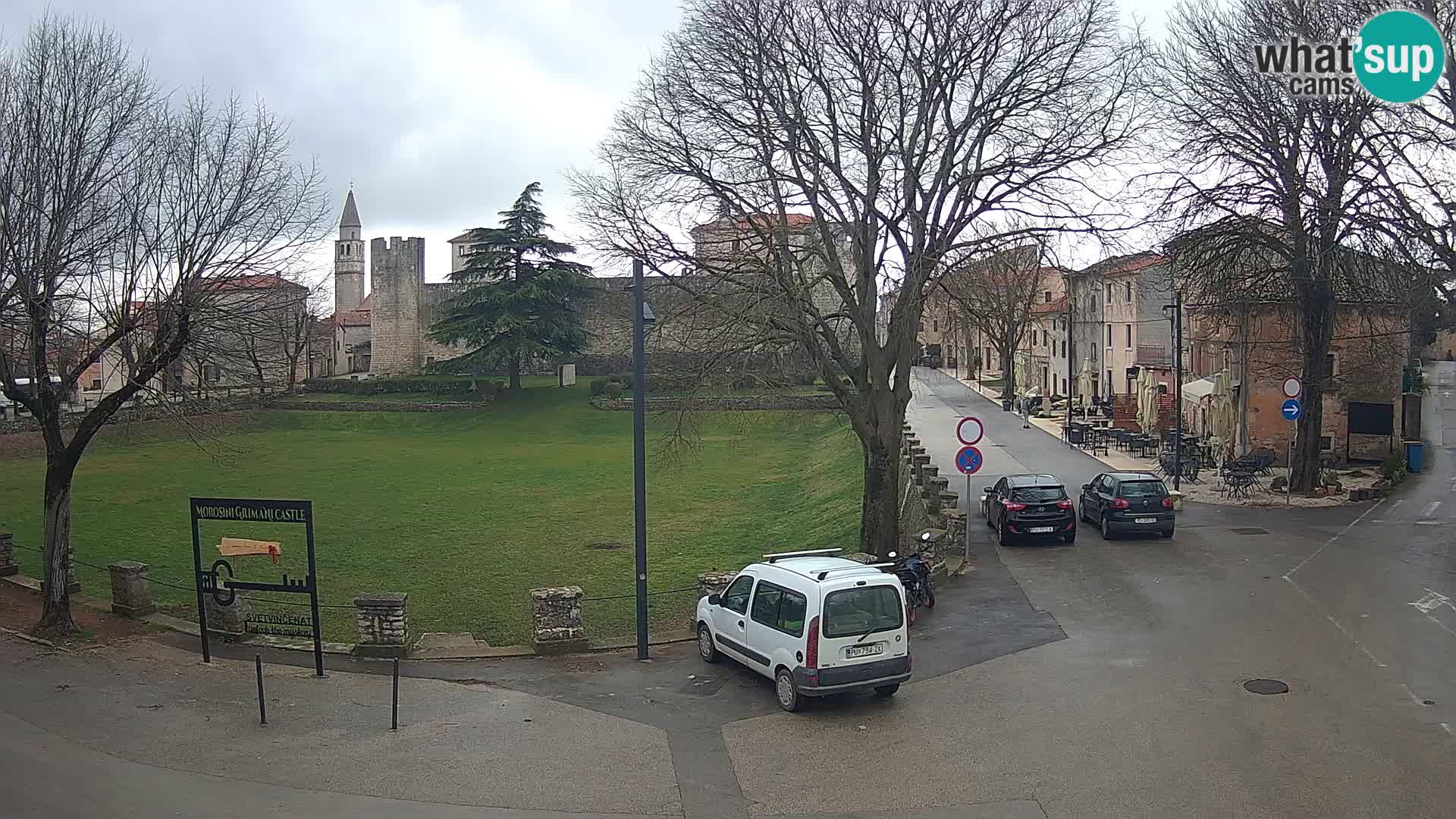 Live Svetvinčenat – Blick auf Schloss Morosini Grimani – Istrien – Kroatien