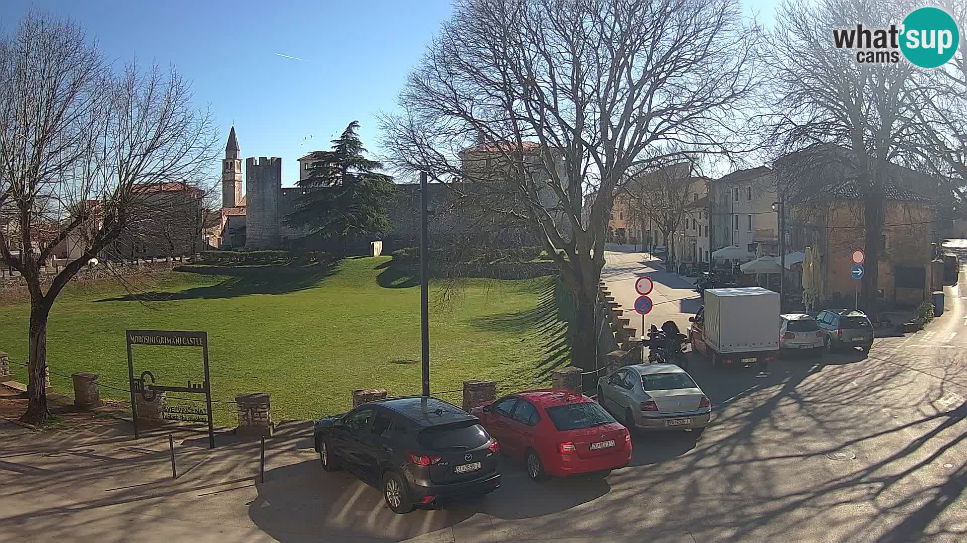 Live Svetvinčenat – Blick auf Schloss Morosini Grimani – Istrien – Kroatien