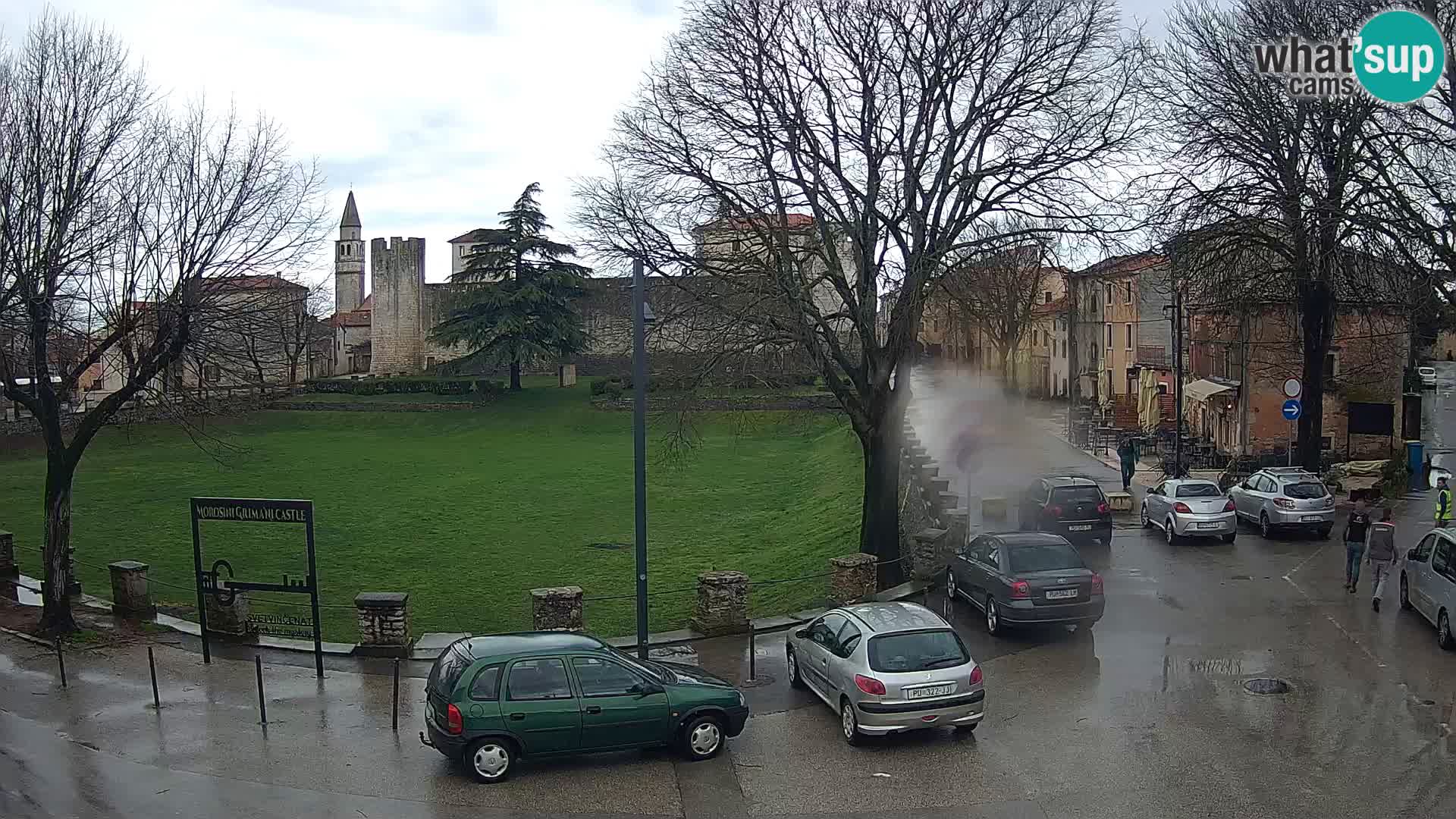 Live Svetvinčenat – vue sur le château Morosini Grimani – Istrie – Croatie