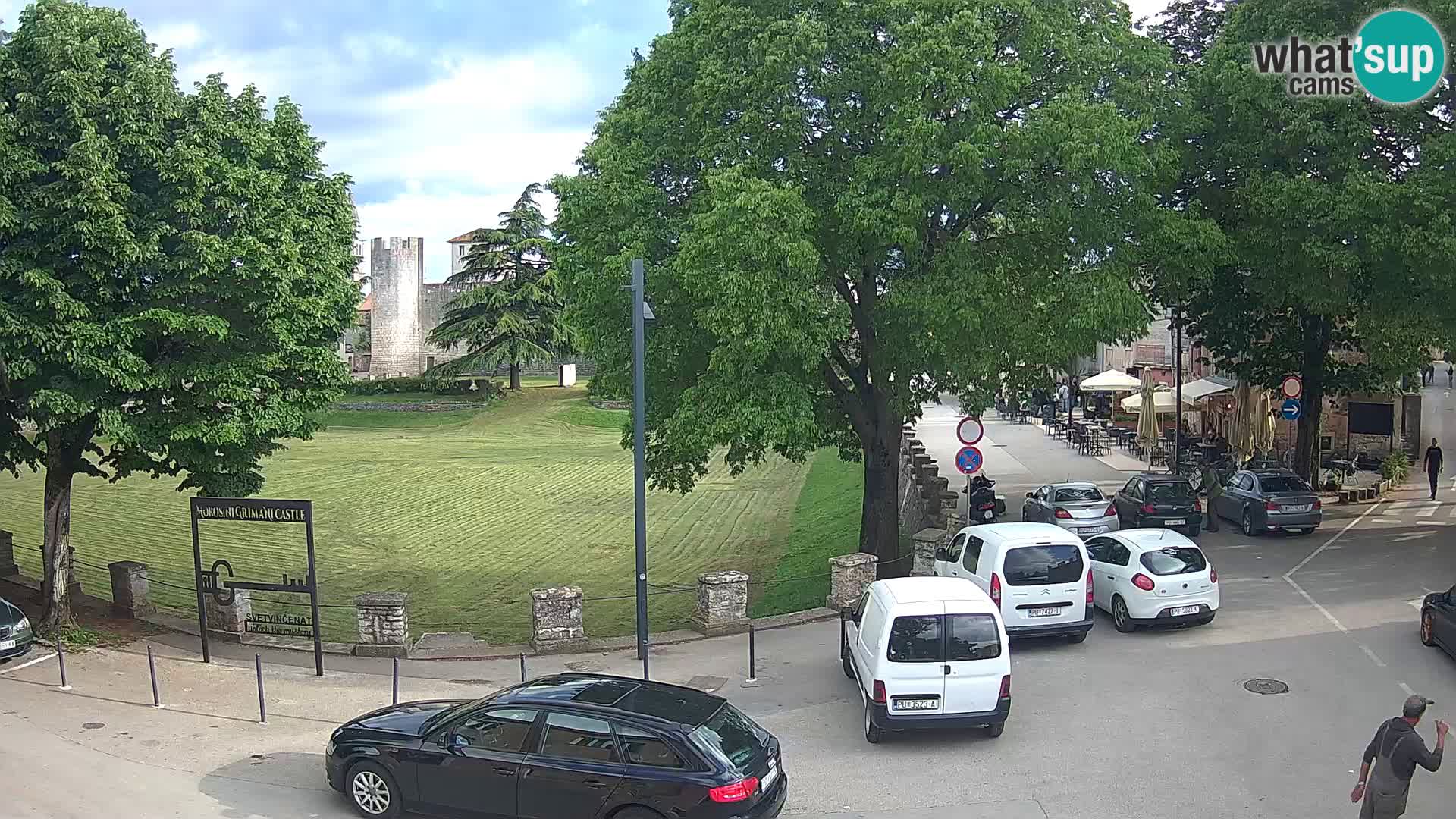 Uživo Svetvinčenat – pogled na dvorac Morosini Grimani – Istra
