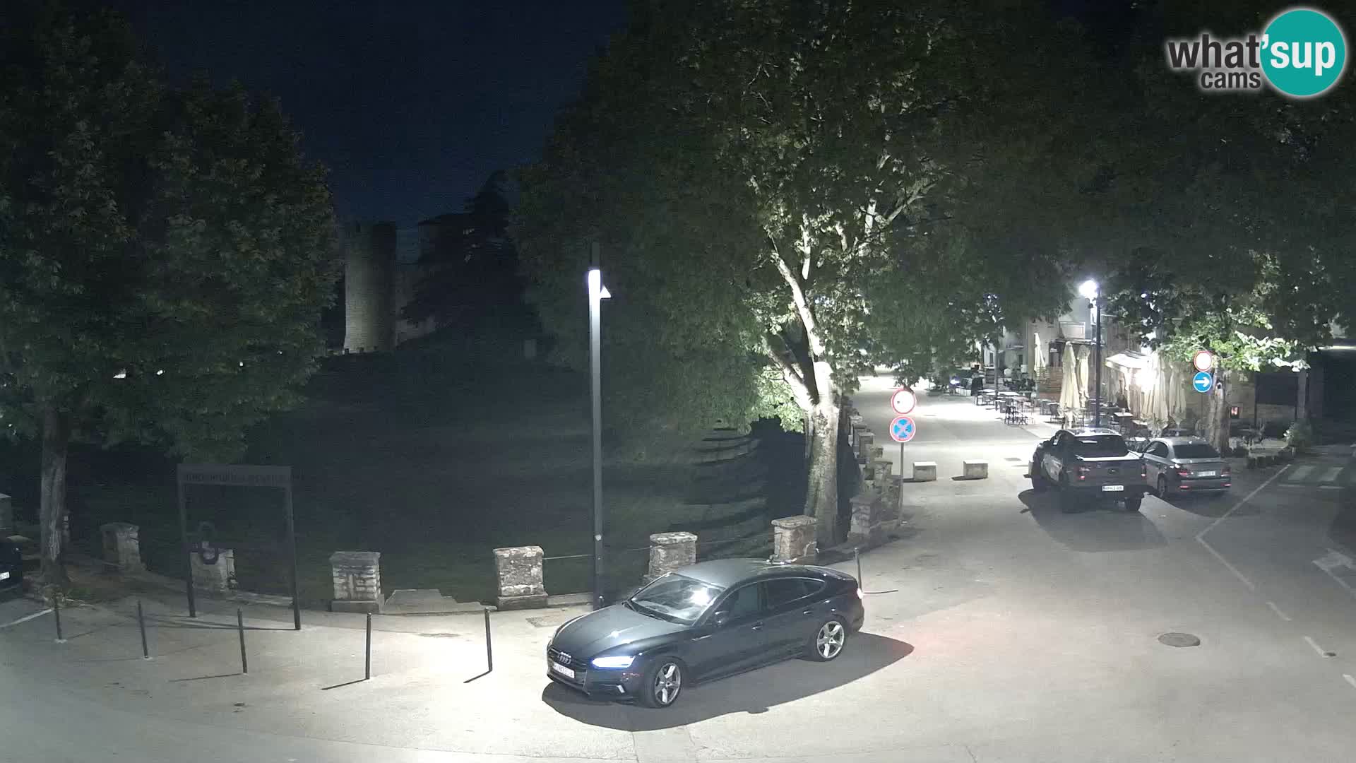 Uživo Svetvinčenat – pogled na dvorac Morosini Grimani – Istra