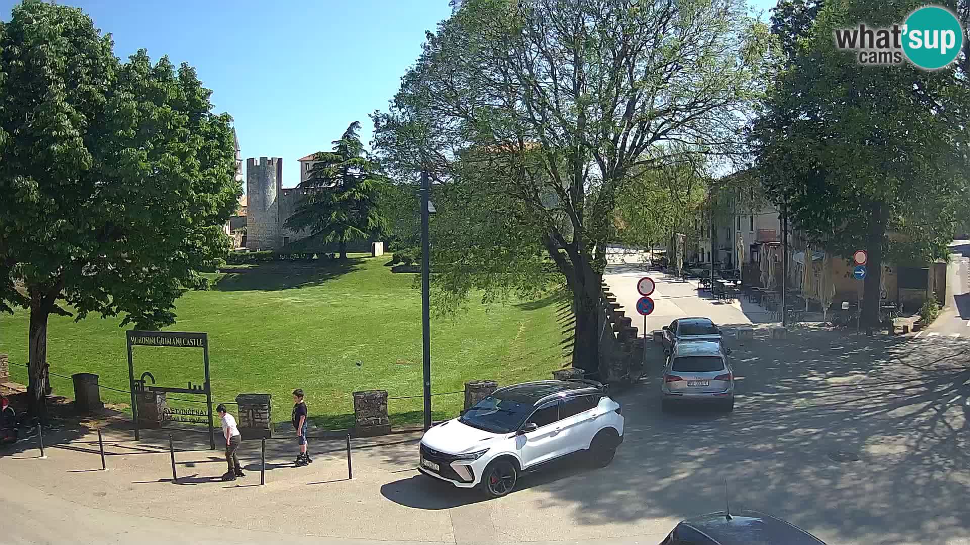 Svetvinčenat v živo – pogled na grad Morosini Grimani – Istra – Hrvaška