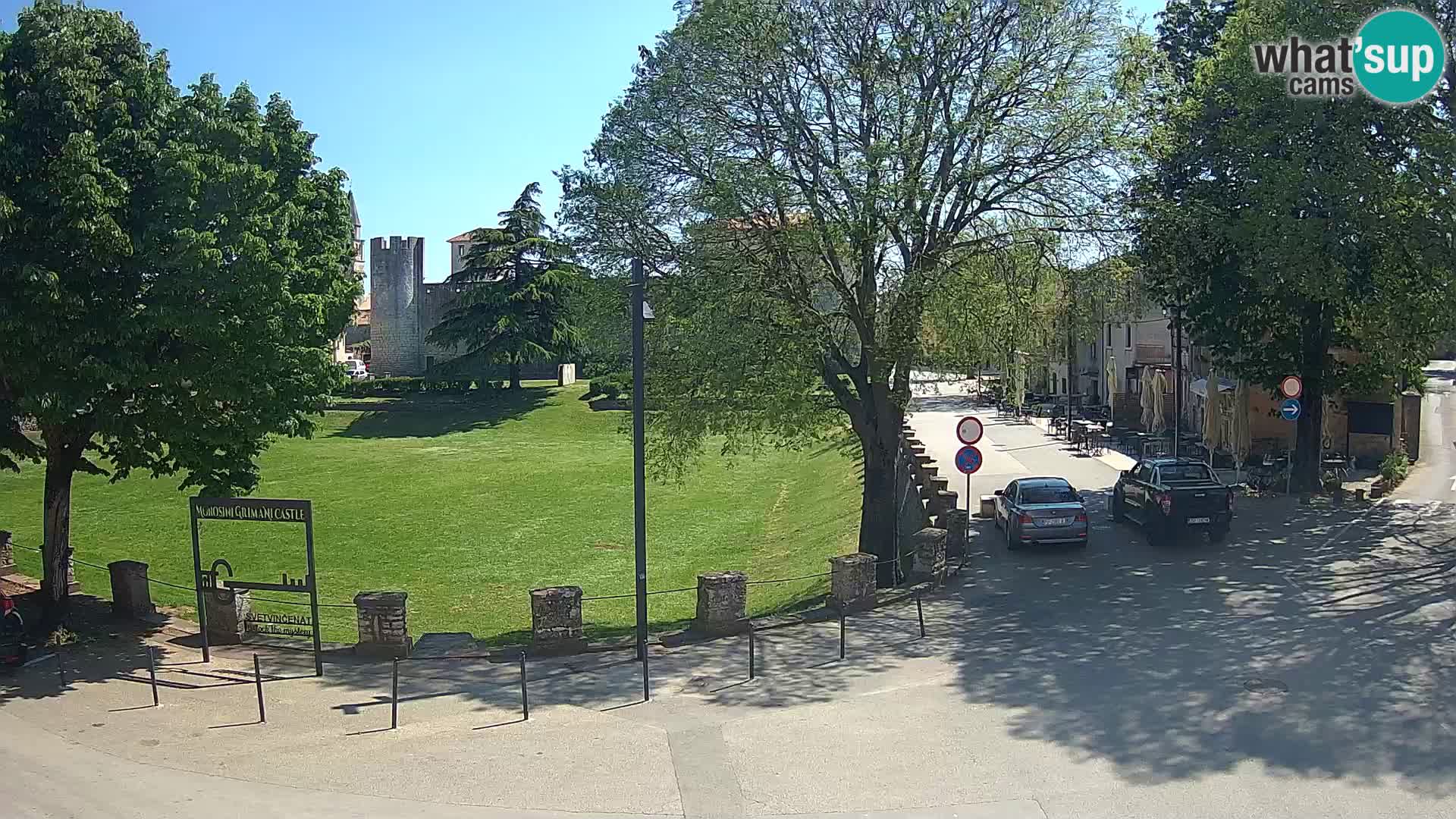 Svetvinčenat v živo – pogled na grad Morosini Grimani – Istra – Hrvaška