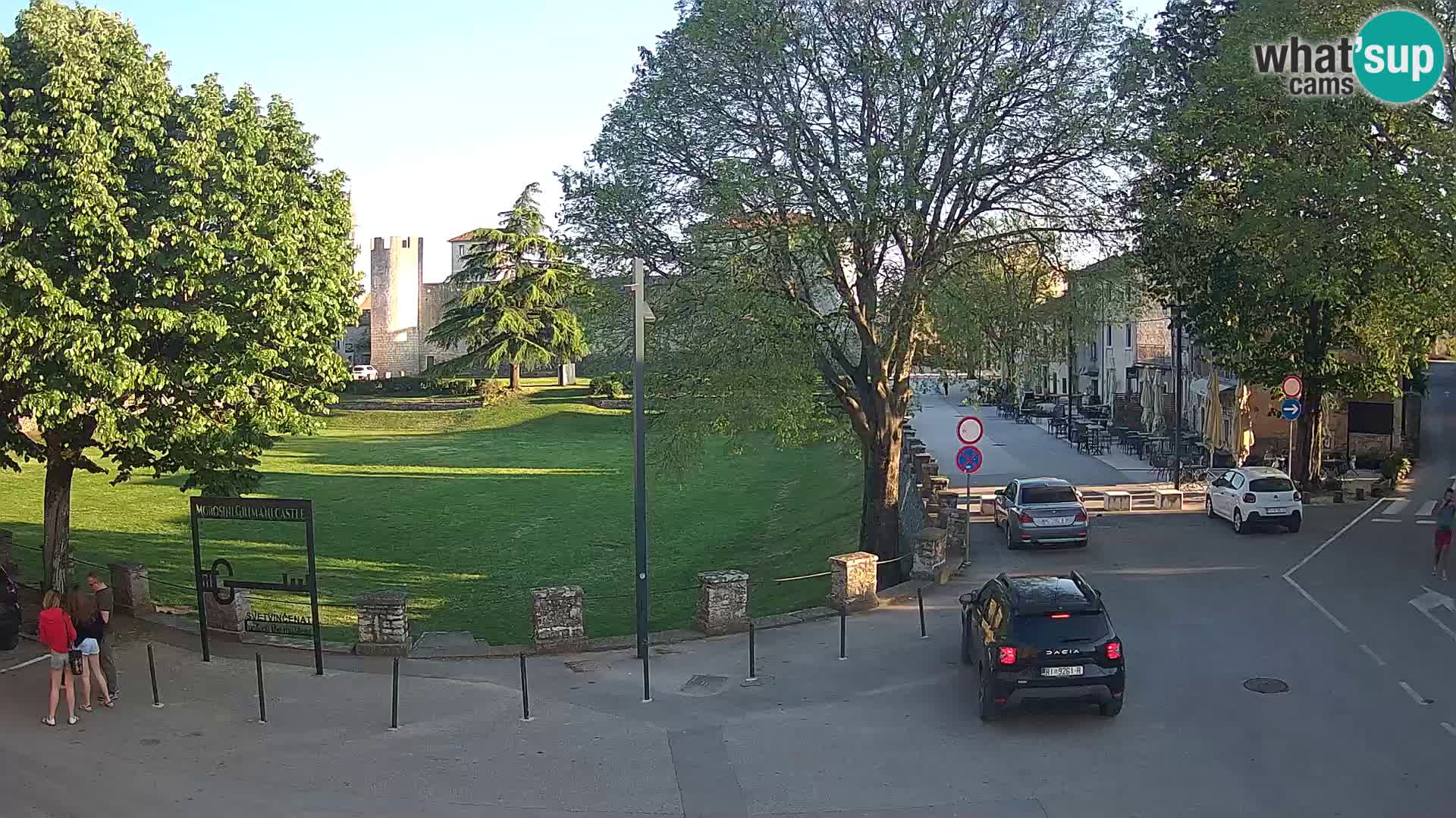 Uživo Svetvinčenat – pogled na dvorac Morosini Grimani – Istra