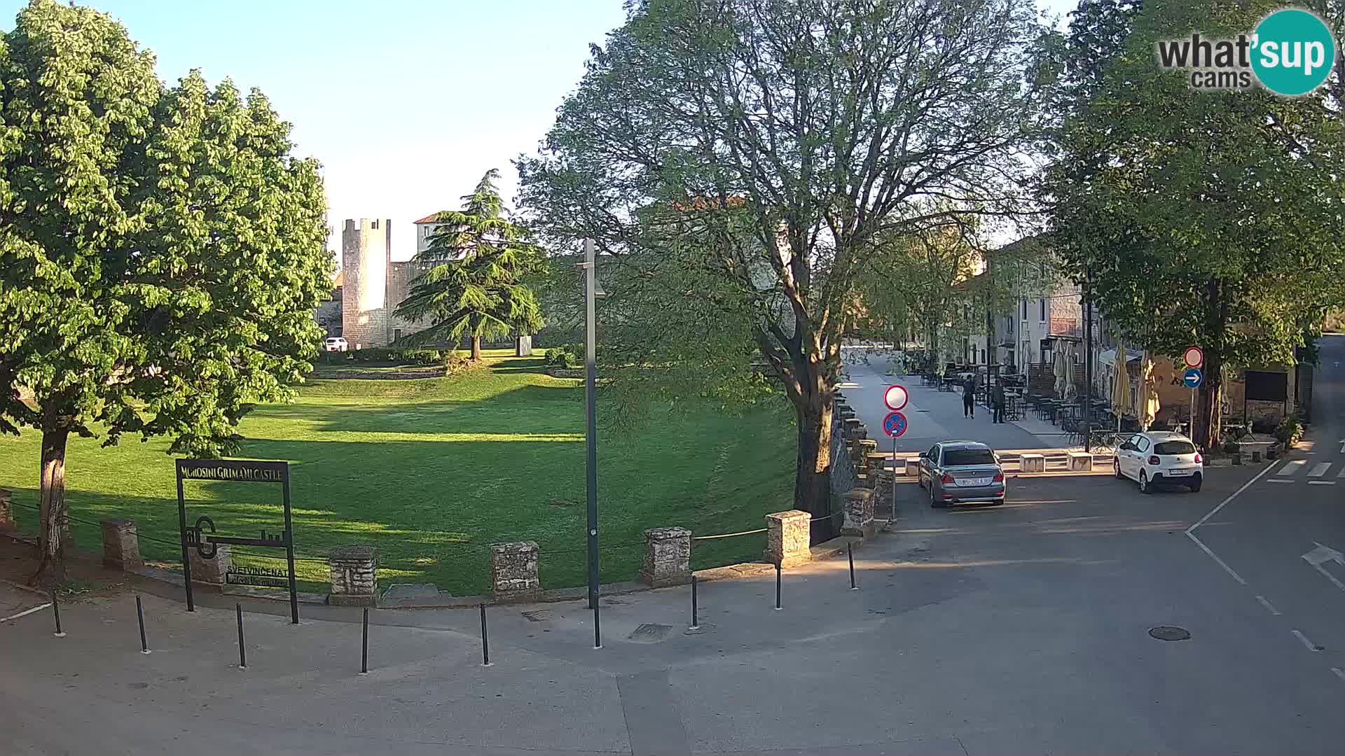 Svetvinčenat v živo – pogled na grad Morosini Grimani – Istra – Hrvaška