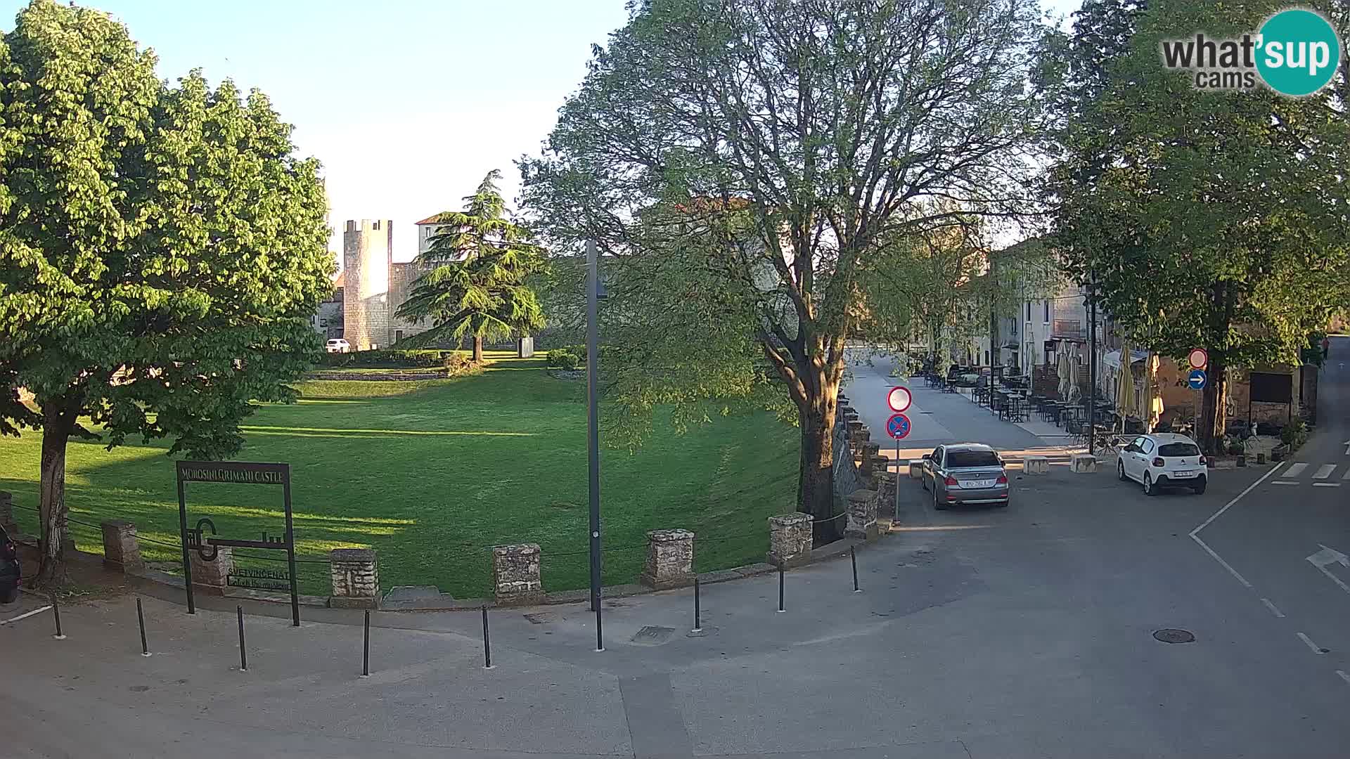 Uživo Svetvinčenat – pogled na dvorac Morosini Grimani – Istra