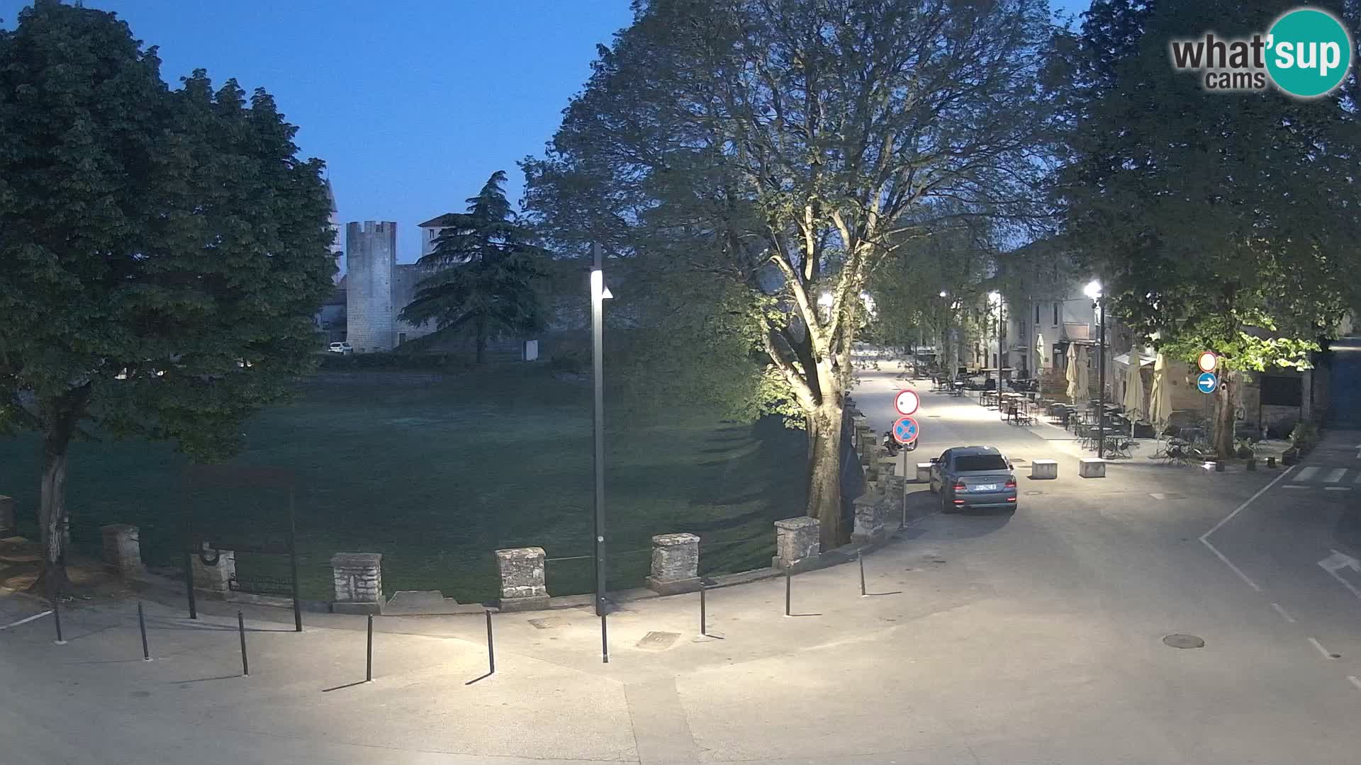 Svetvinčenat v živo – pogled na grad Morosini Grimani – Istra – Hrvaška