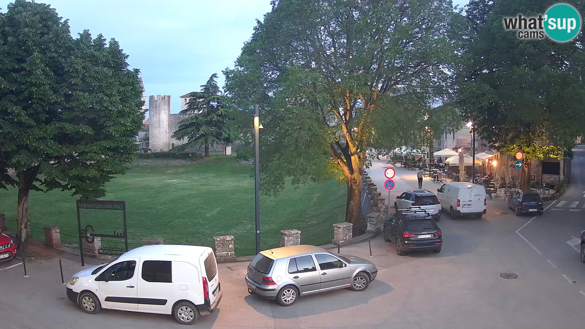 Live Svetvinčenat – Blick auf Schloss Morosini Grimani – Istrien – Kroatien