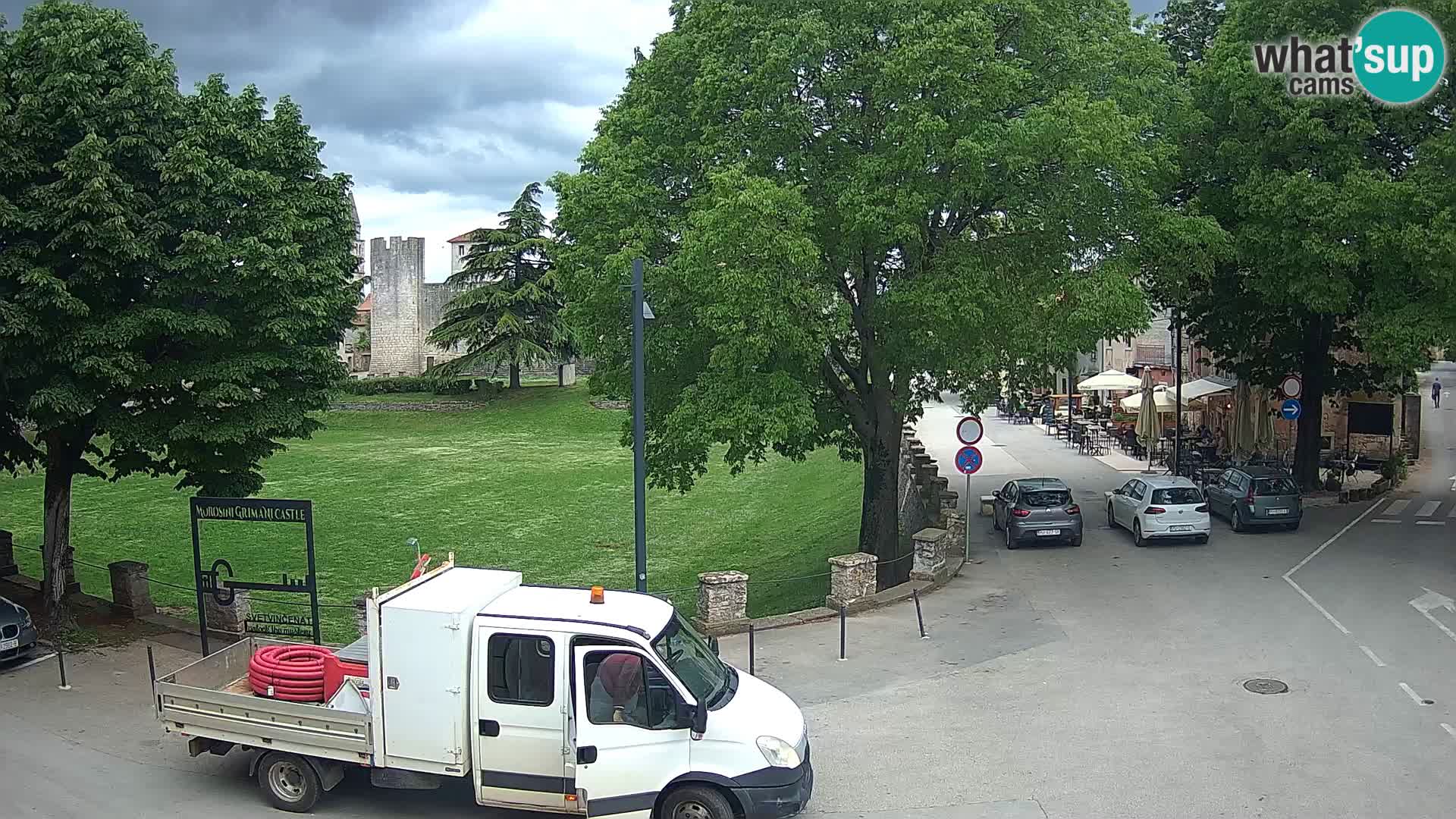 Uživo Svetvinčenat – pogled na dvorac Morosini Grimani – Istra