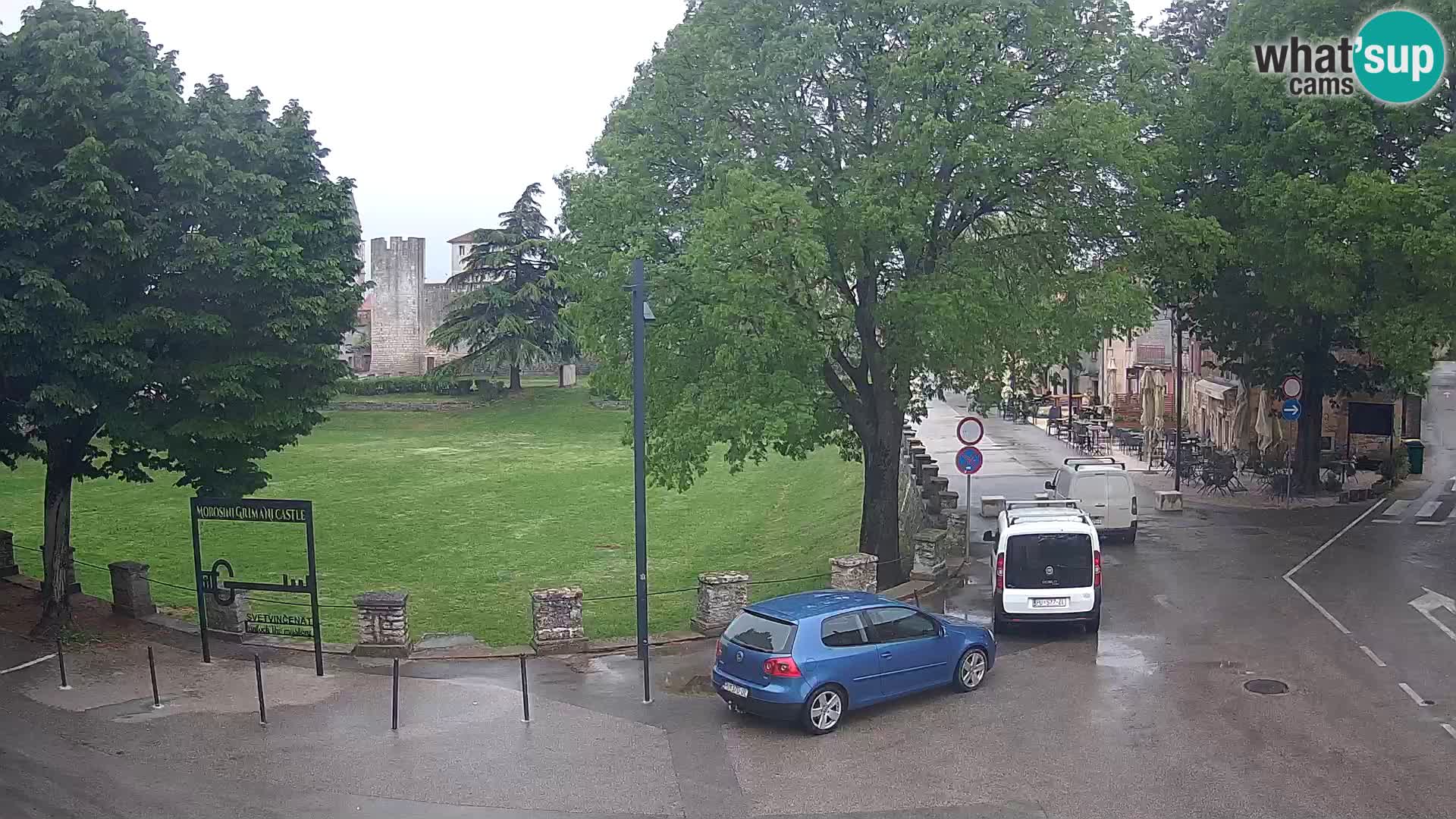 Svetvinčenat v živo – pogled na grad Morosini Grimani – Istra – Hrvaška