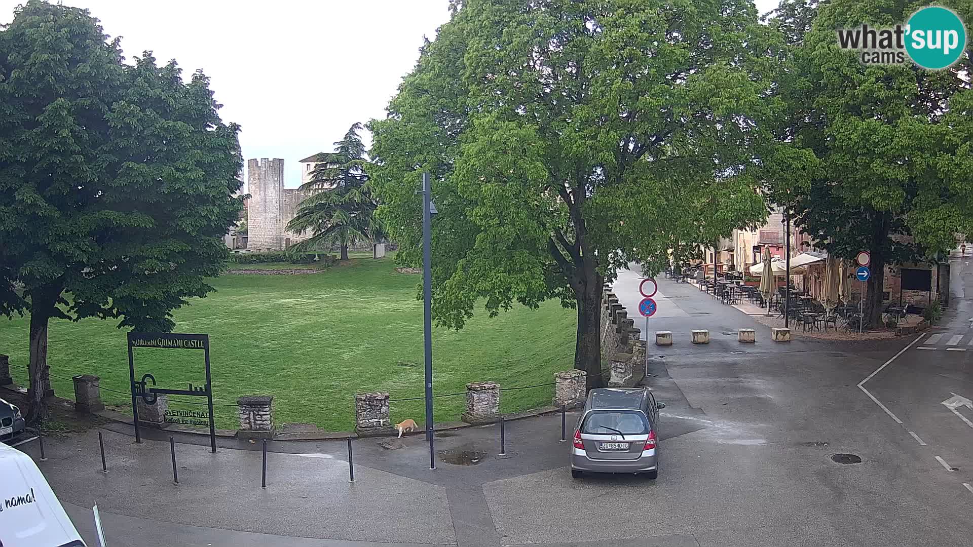 Svetvinčenat v živo – pogled na grad Morosini Grimani – Istra – Hrvaška