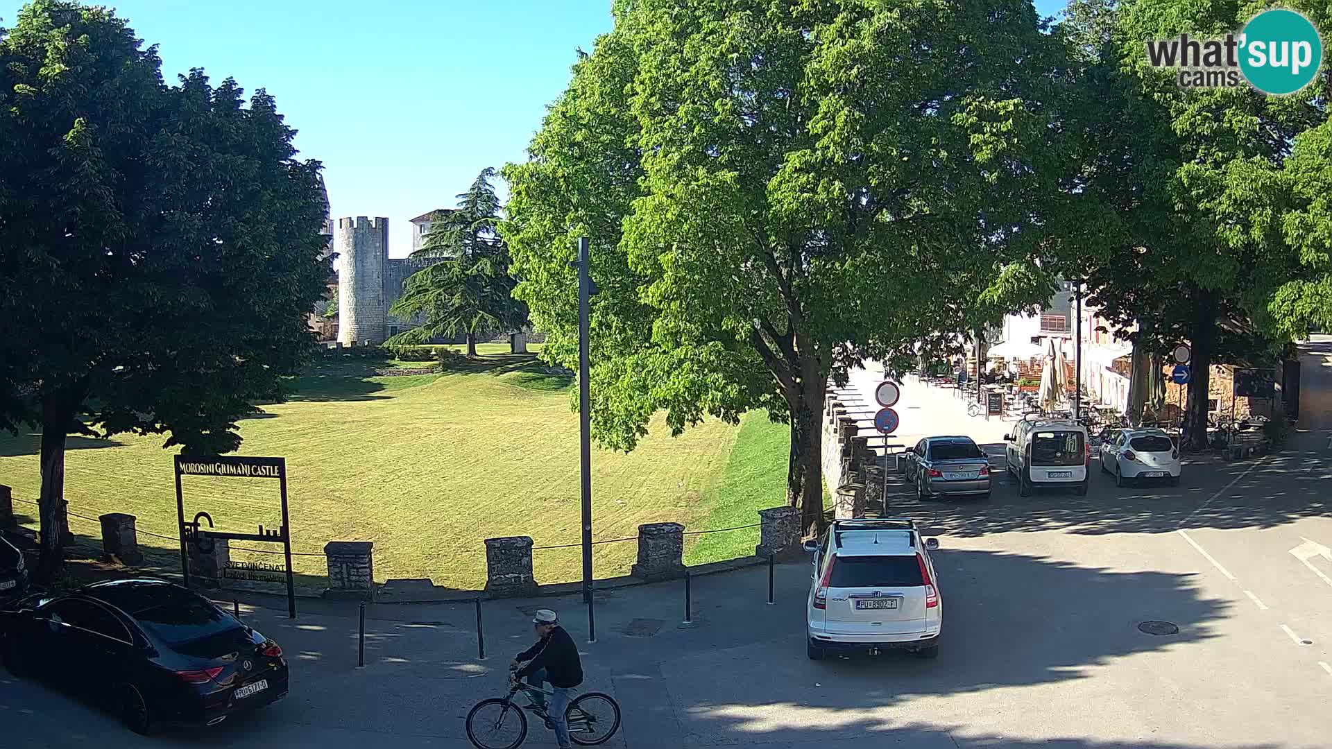 Svetvinčenat v živo – pogled na grad Morosini Grimani – Istra – Hrvaška