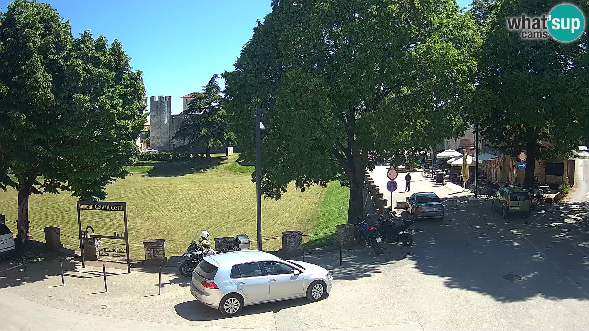 Live Svetvinčenat (Sanvincenti) – vista sul castello Morosini Grimani – Istria – Croazia