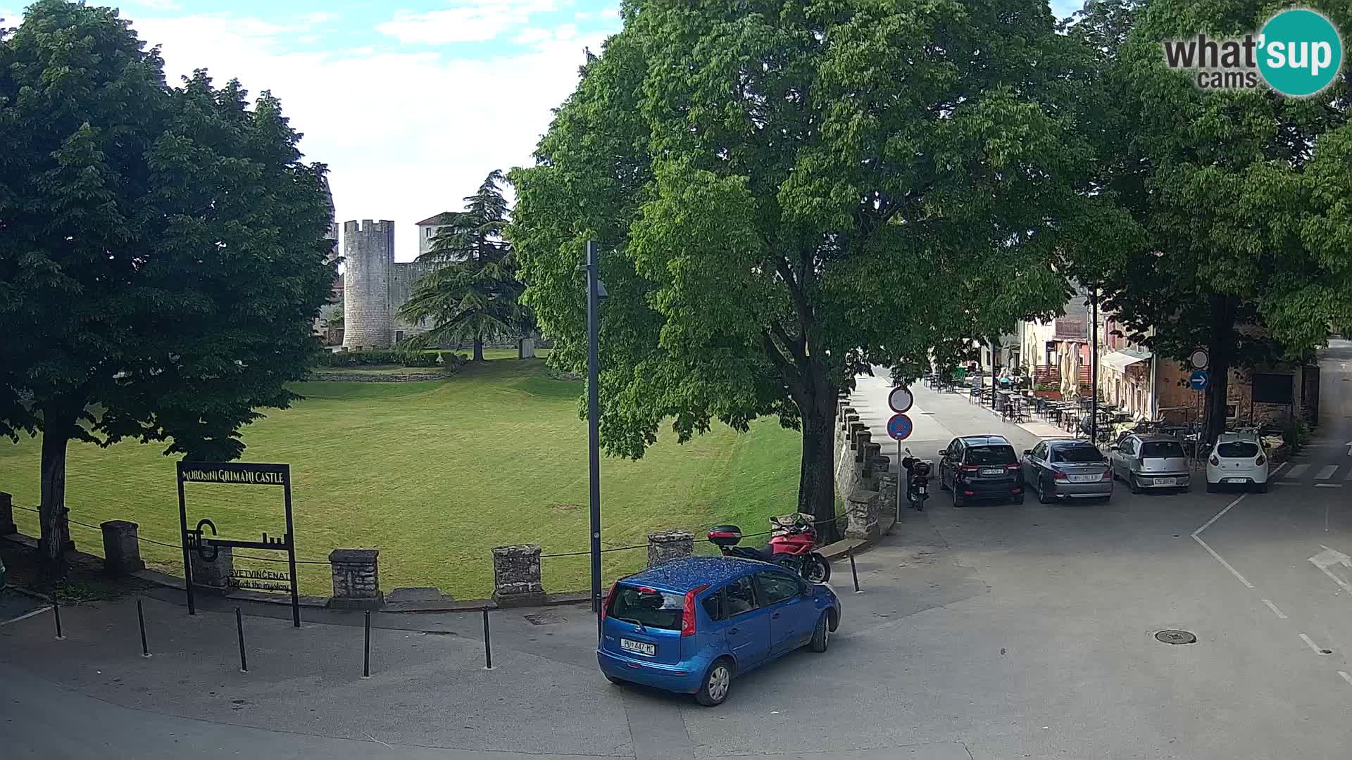 Svetvinčenat v živo – pogled na grad Morosini Grimani – Istra – Hrvaška