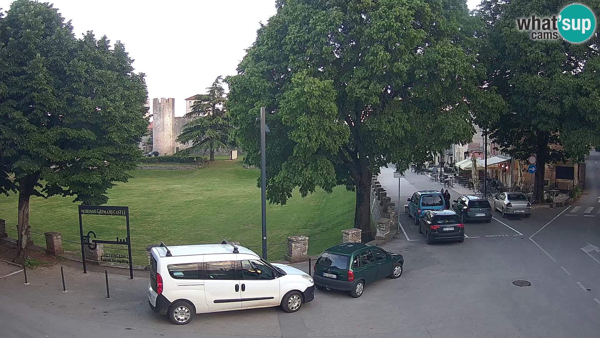 Svetvinčenat v živo – pogled na grad Morosini Grimani – Istra – Hrvaška