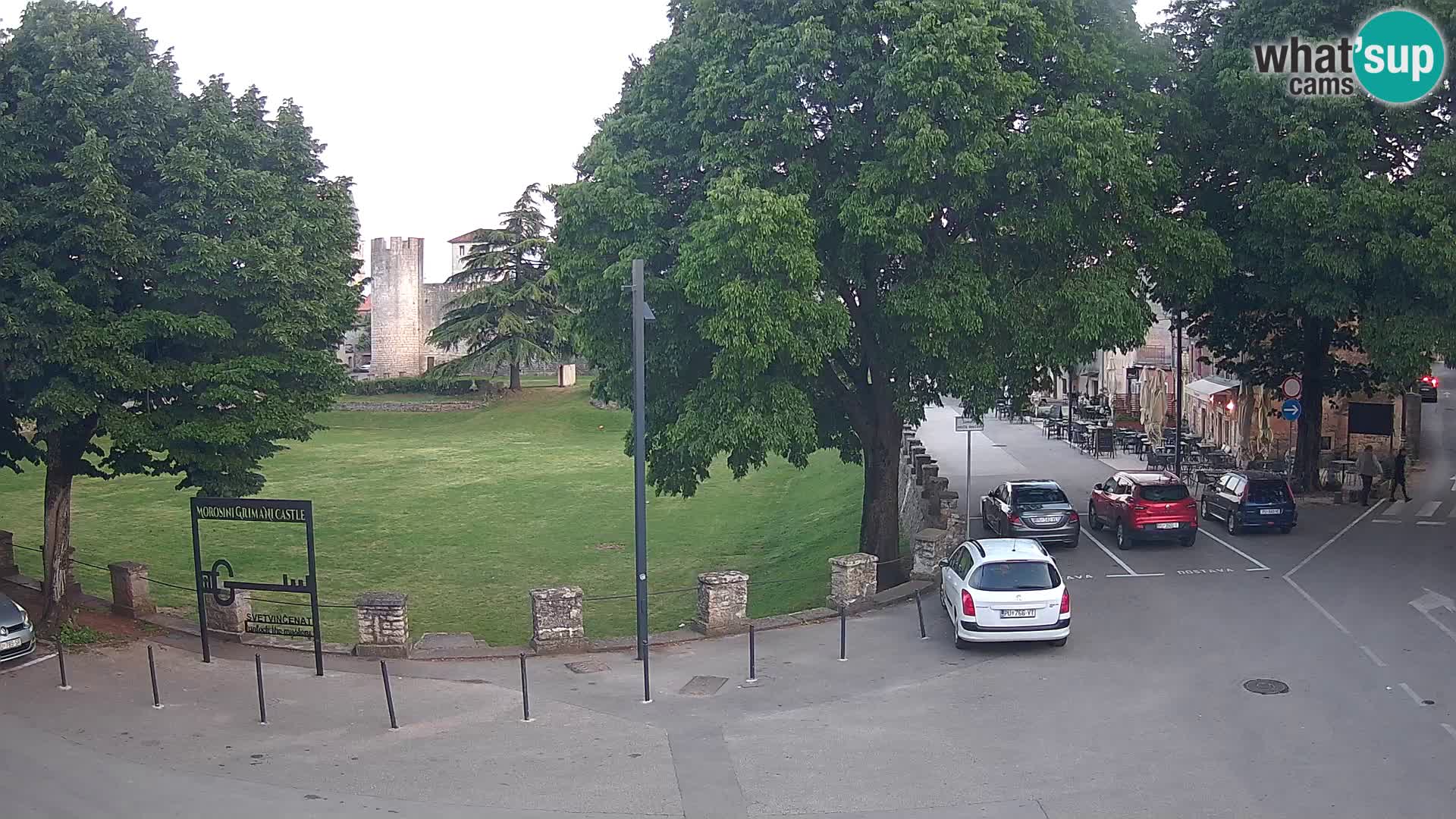 Svetvinčenat v živo – pogled na grad Morosini Grimani – Istra – Hrvaška
