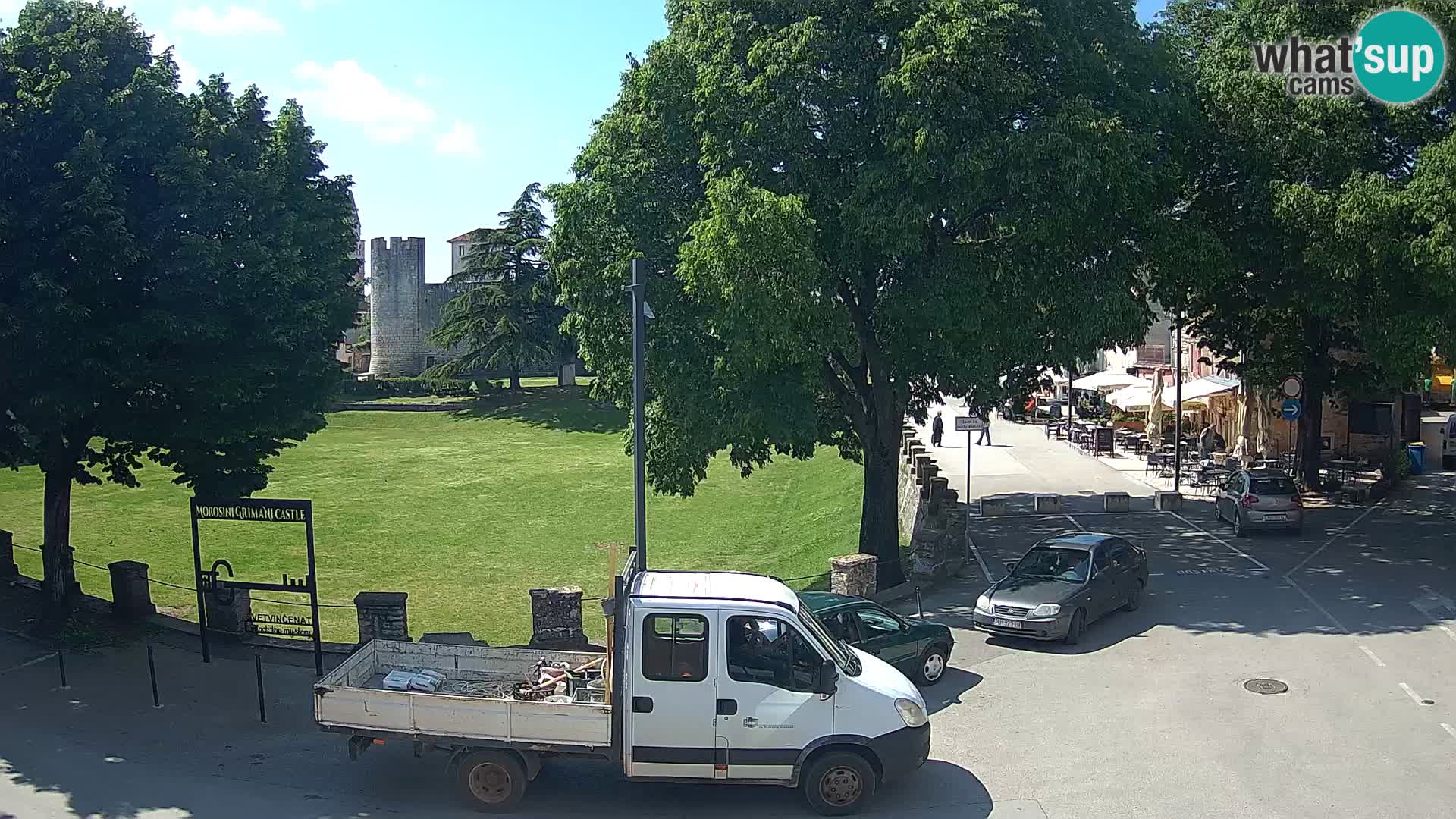Svetvinčenat v živo – pogled na grad Morosini Grimani – Istra – Hrvaška
