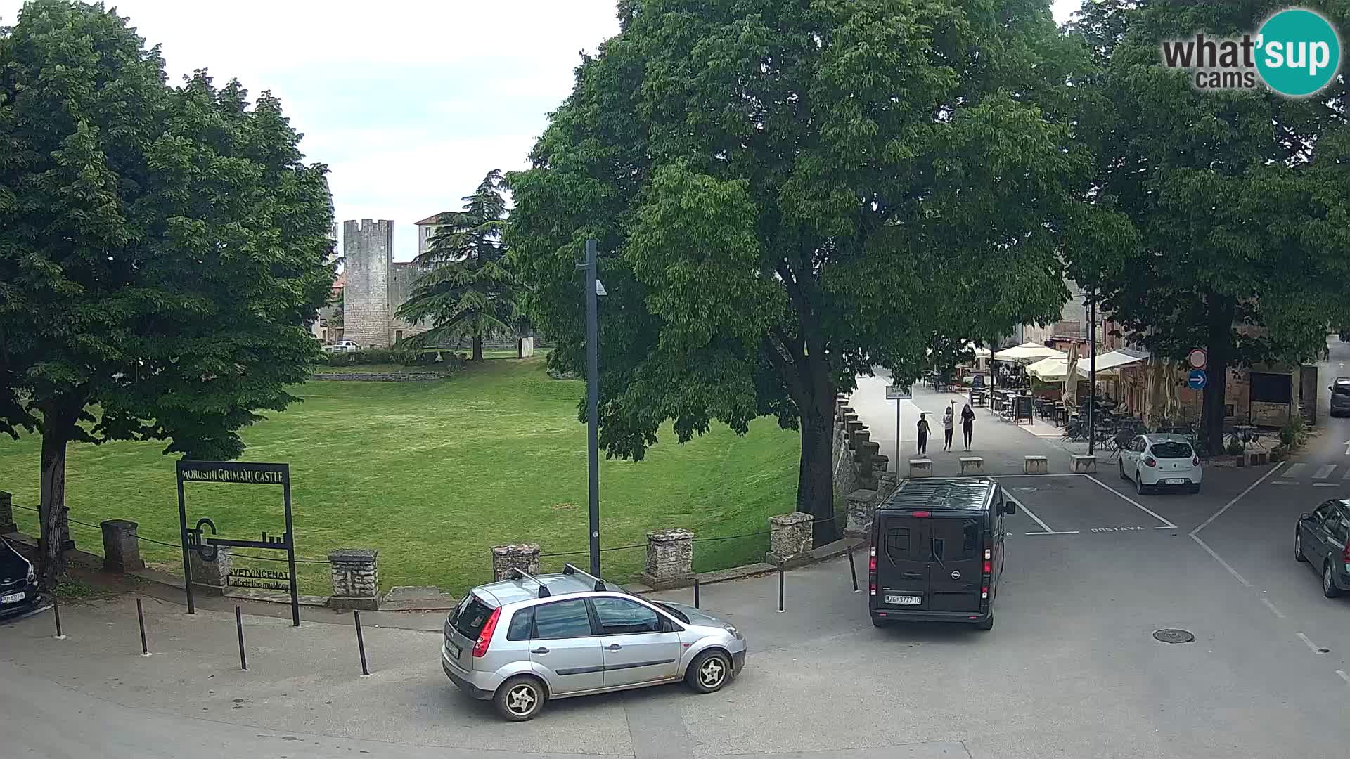 Svetvinčenat v živo – pogled na grad Morosini Grimani – Istra – Hrvaška