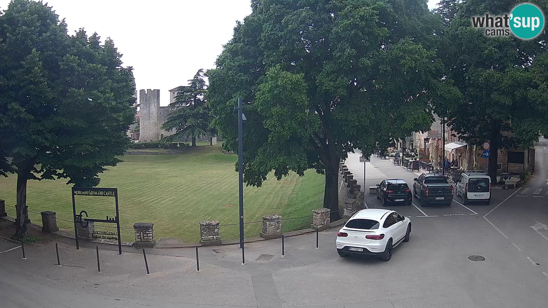 Live Svetvinčenat – vue sur le château Morosini Grimani – Istrie – Croatie