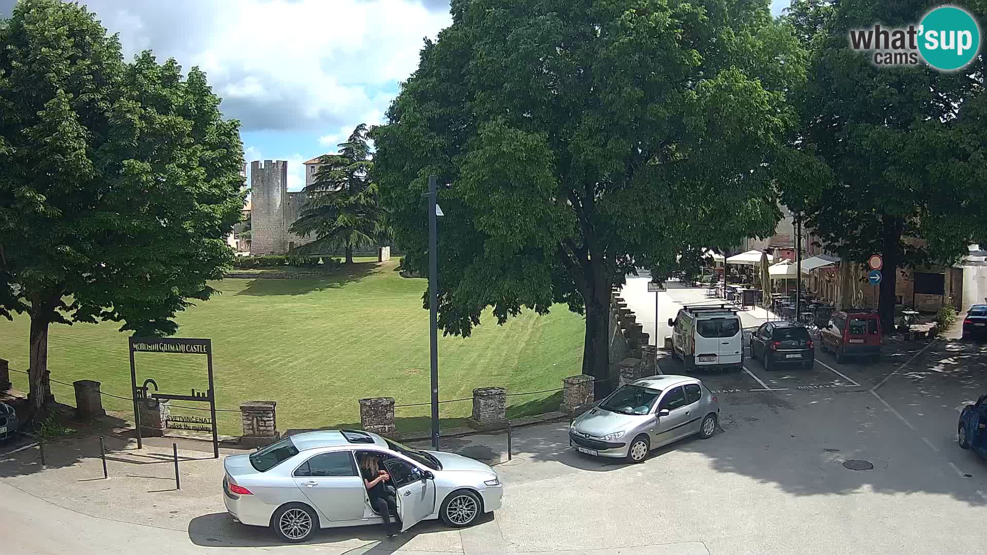 Uživo Svetvinčenat – pogled na dvorac Morosini Grimani – Istra