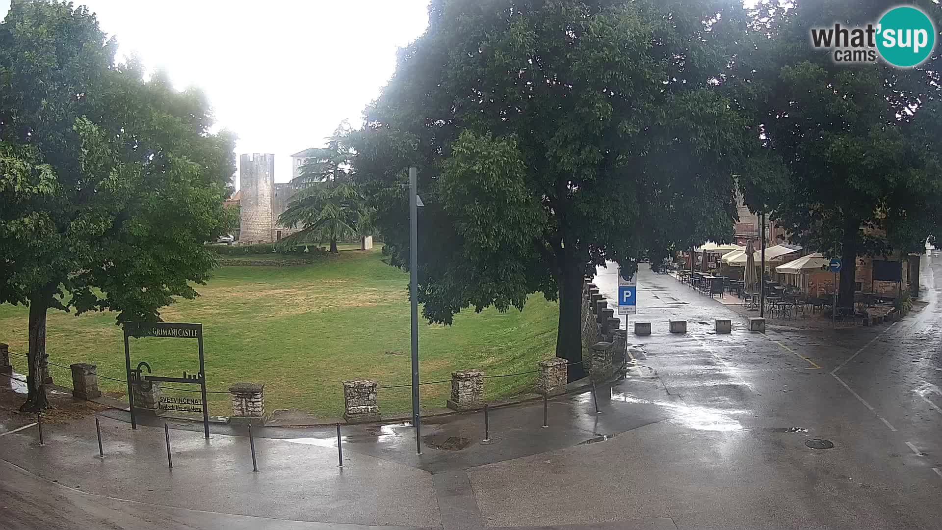 Uživo Svetvinčenat – pogled na dvorac Morosini Grimani – Istra
