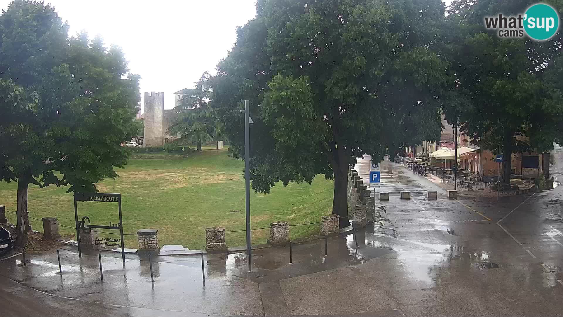 Uživo Svetvinčenat – pogled na dvorac Morosini Grimani – Istra