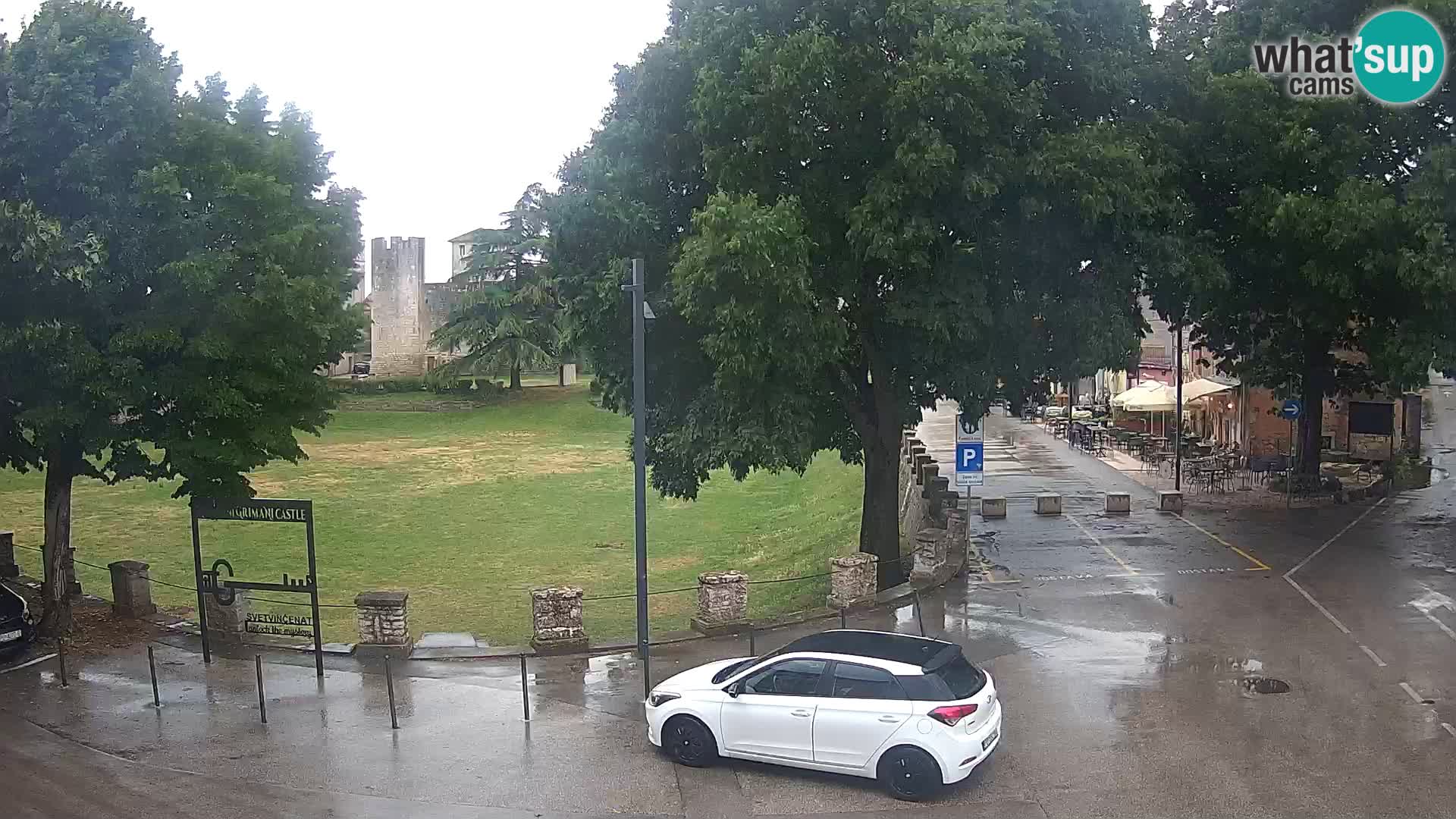 Live Svetvinčenat – Blick auf Schloss Morosini Grimani – Istrien – Kroatien