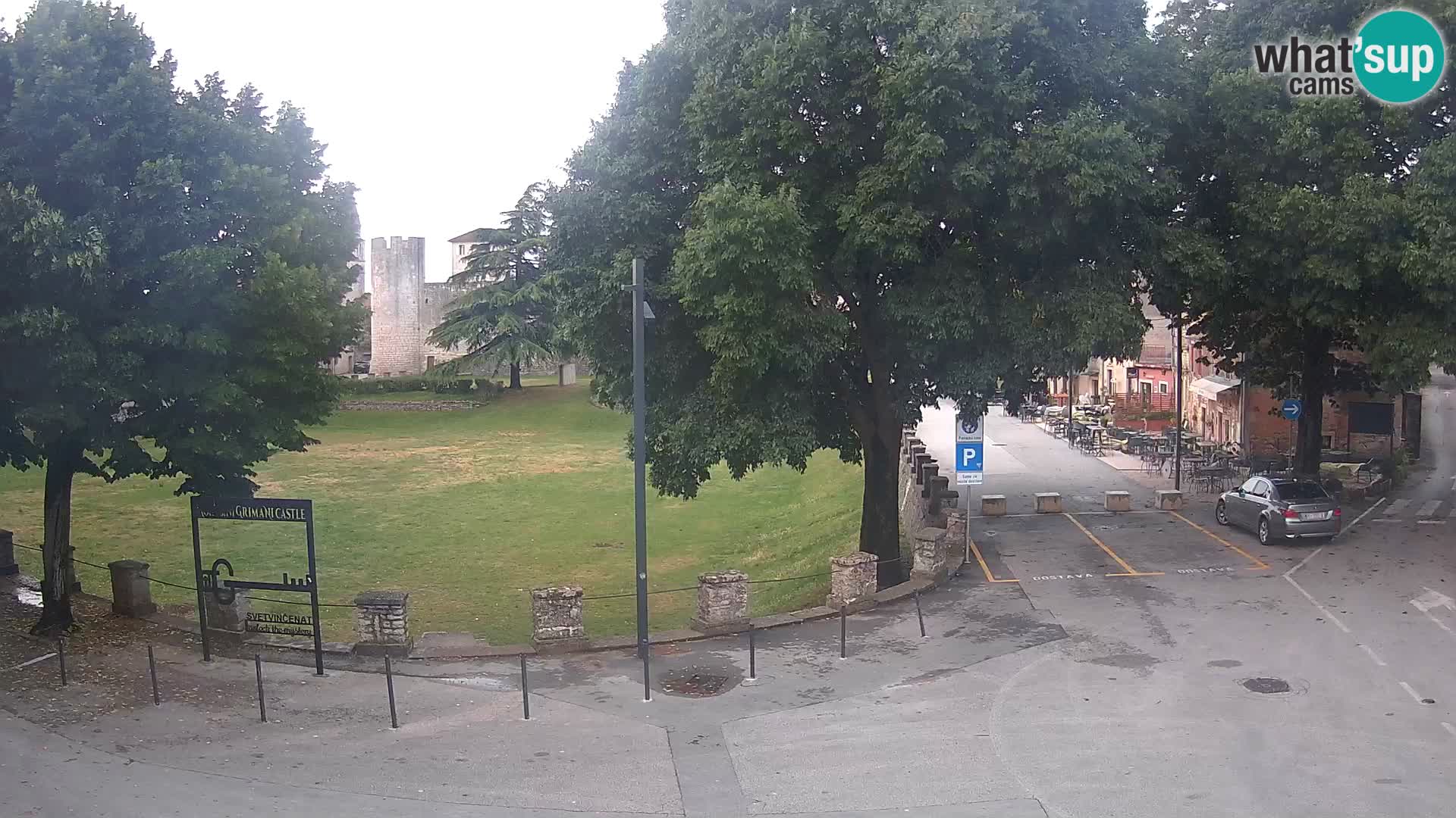 Live Svetvinčenat – Blick auf Schloss Morosini Grimani – Istrien – Kroatien