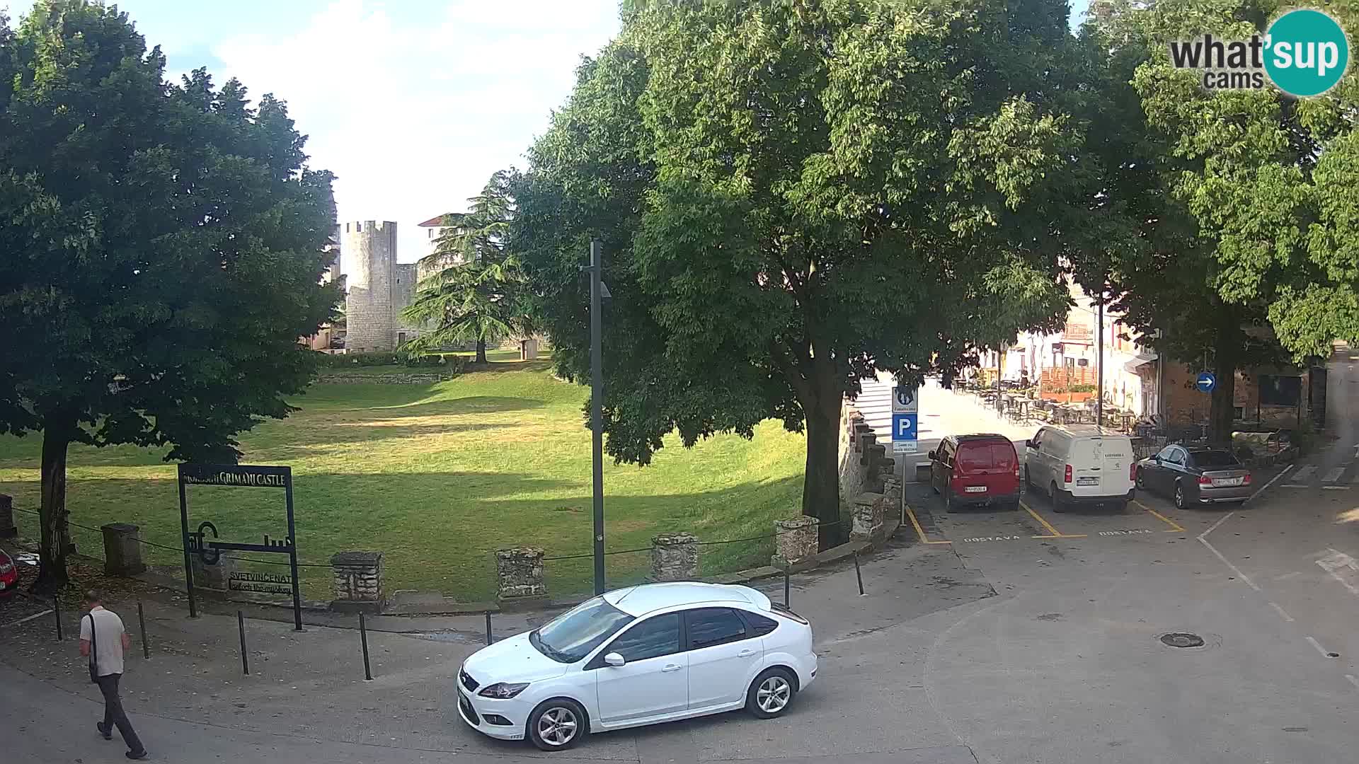 Live Svetvinčenat (Sanvincenti) – vista sul castello Morosini Grimani – Istria – Croazia