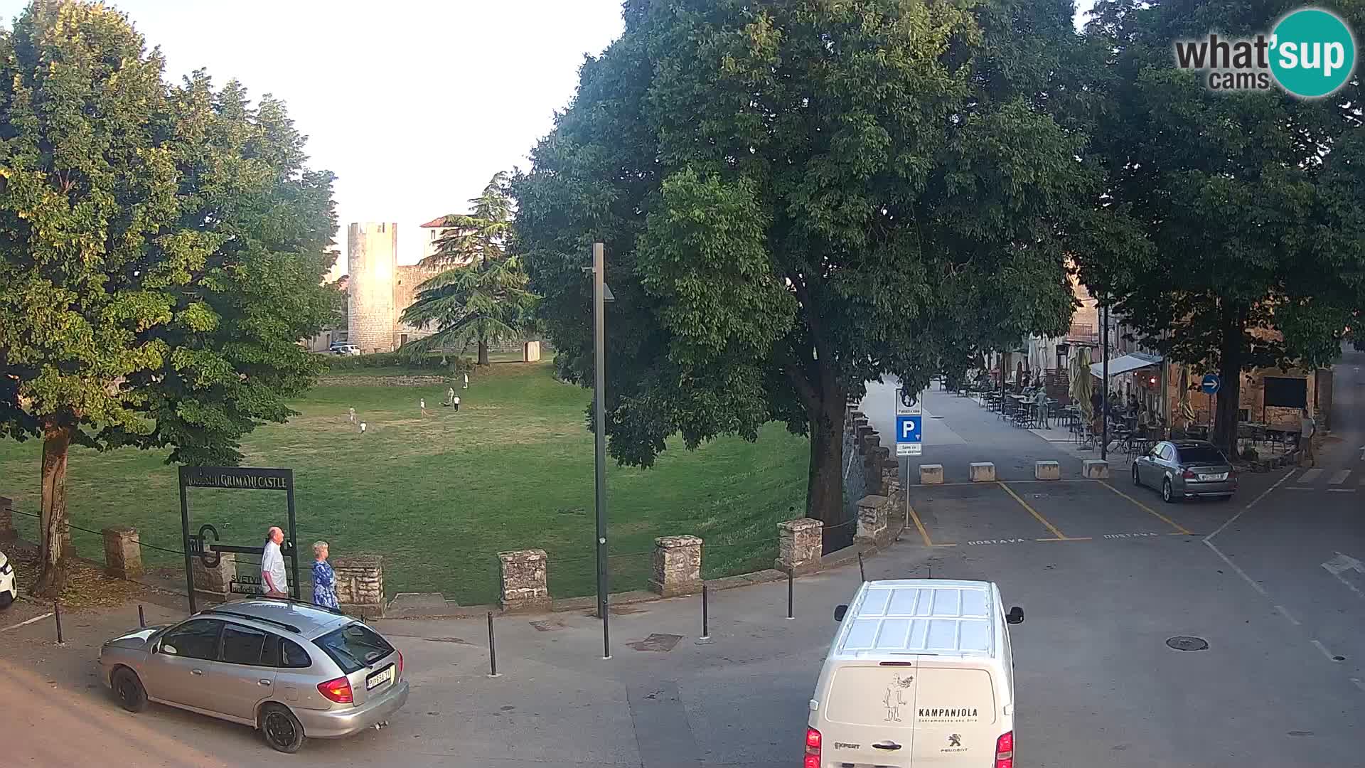 Svetvinčenat v živo – pogled na grad Morosini Grimani – Istra – Hrvaška