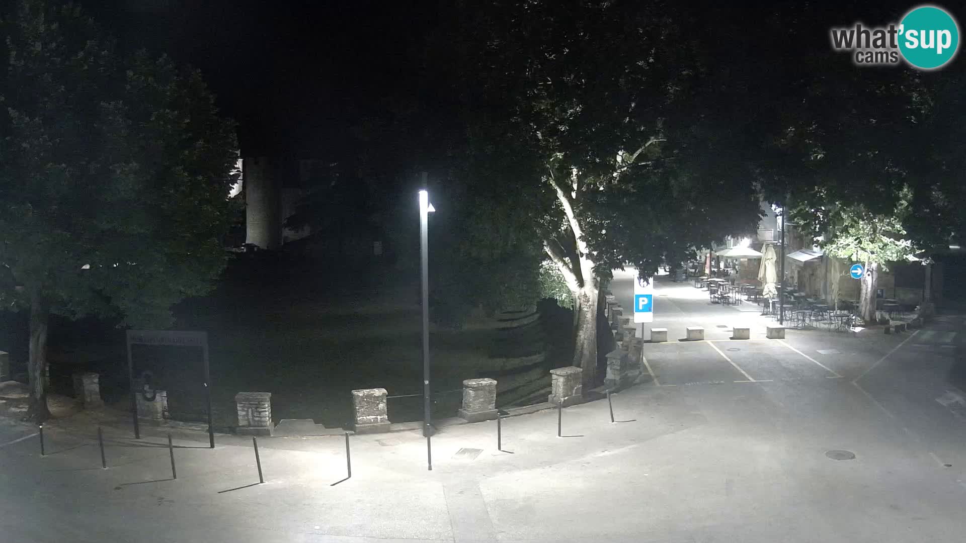 Svetvinčenat v živo – pogled na grad Morosini Grimani – Istra – Hrvaška