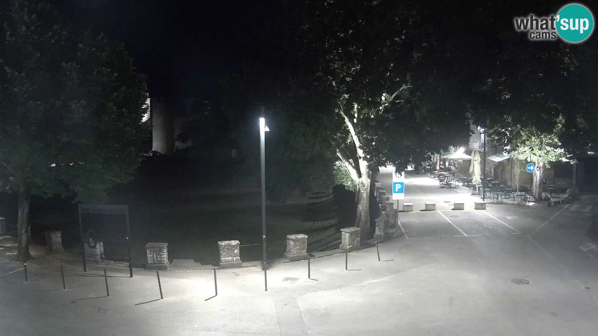Svetvinčenat v živo – pogled na grad Morosini Grimani – Istra – Hrvaška