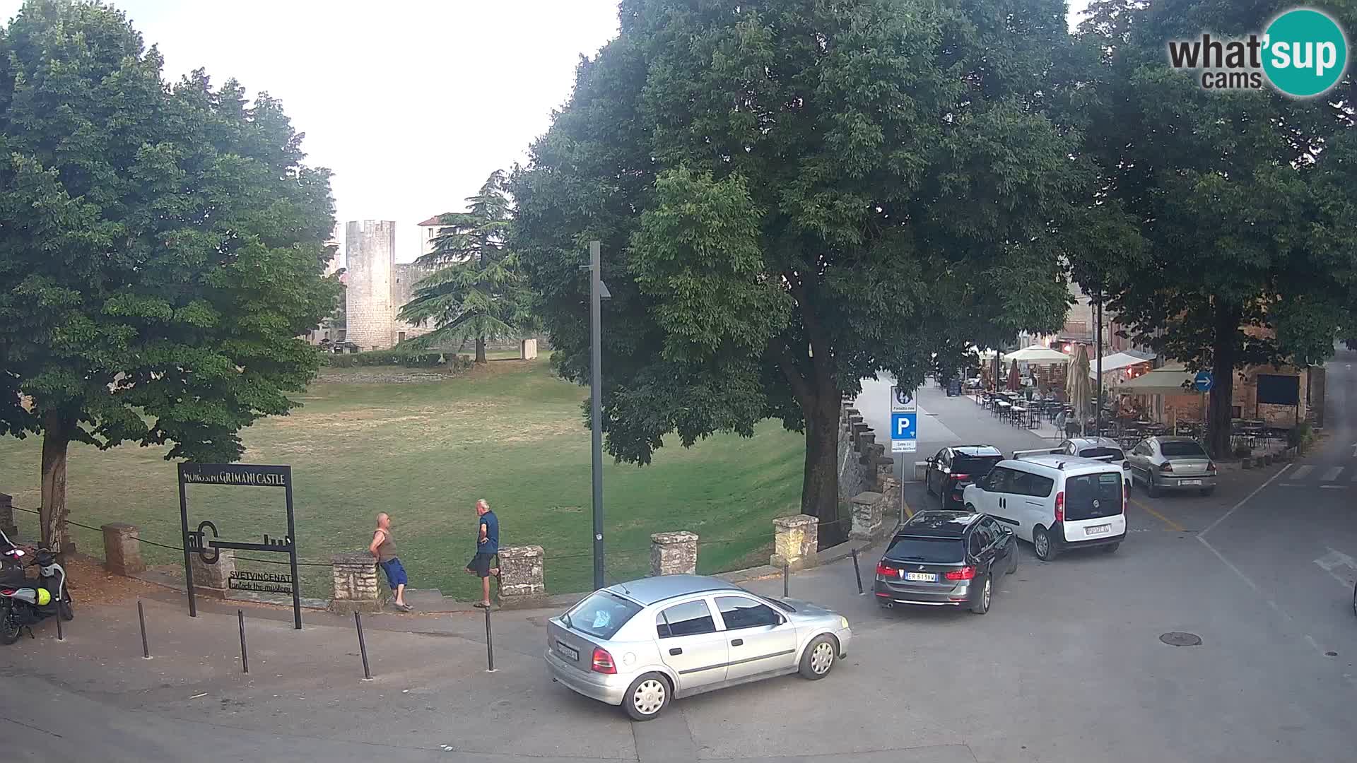 Svetvinčenat v živo – pogled na grad Morosini Grimani – Istra – Hrvaška