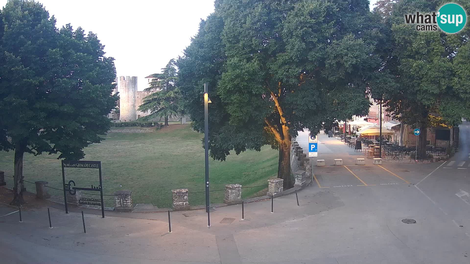 Live Svetvinčenat – Blick auf Schloss Morosini Grimani – Istrien – Kroatien