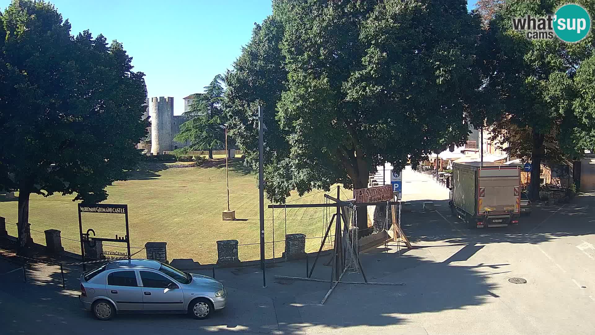 Uživo Svetvinčenat – pogled na dvorac Morosini Grimani – Istra